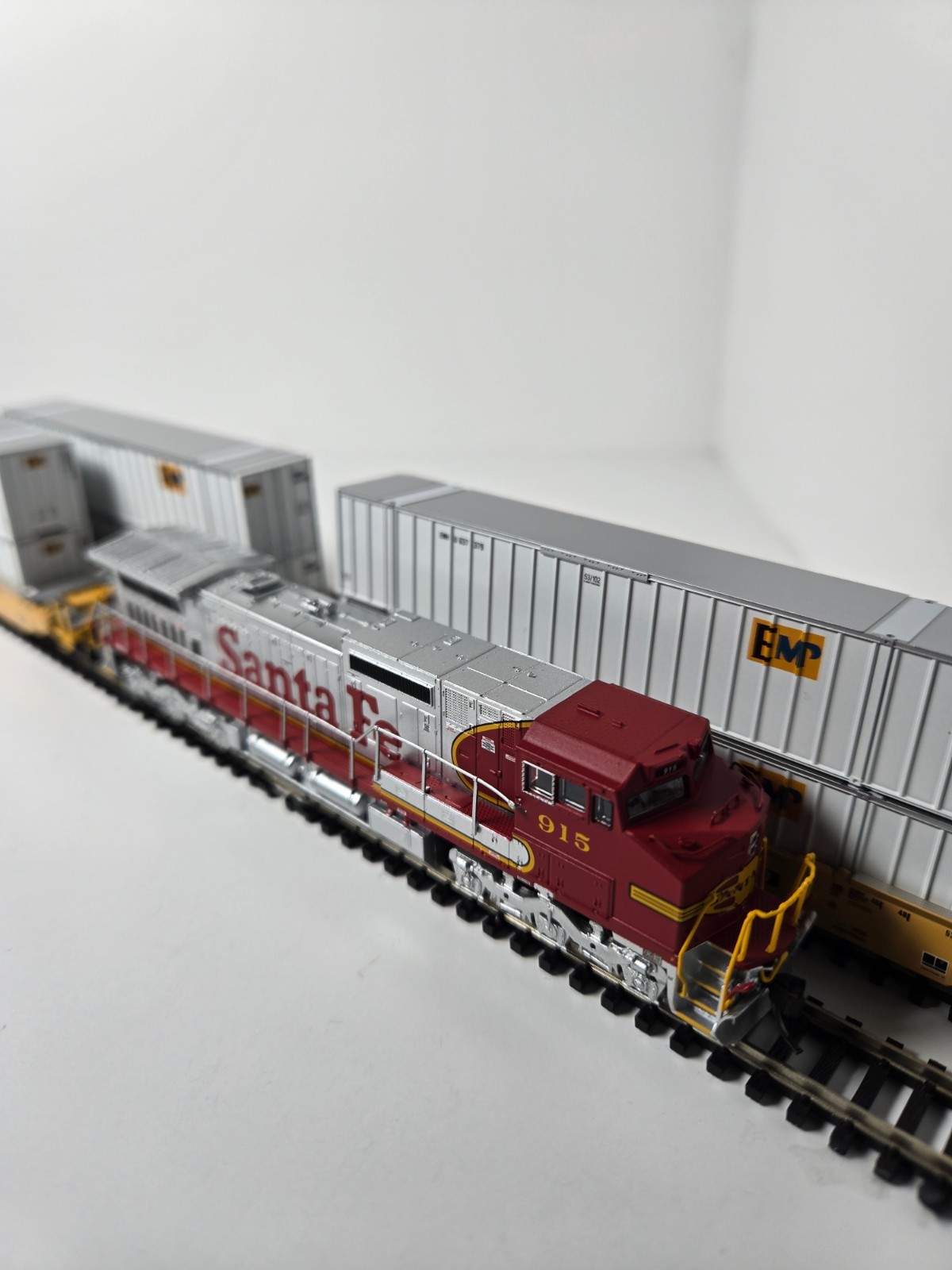Butch's Bundles - A5860S-KAT1066115N - N Scale - Atlas 40005860 + Kato 106-6115