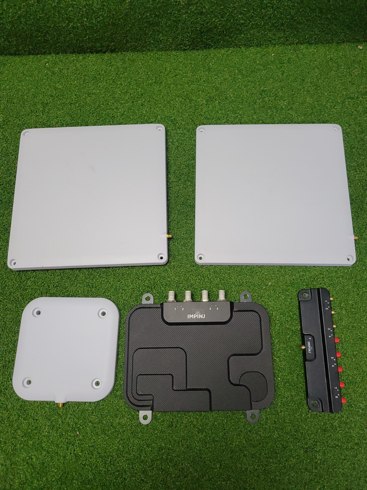 Complete IMPINJ R700 RFID Reader + A5010 Circular UHF Antenna Hub RFID 80+ Units