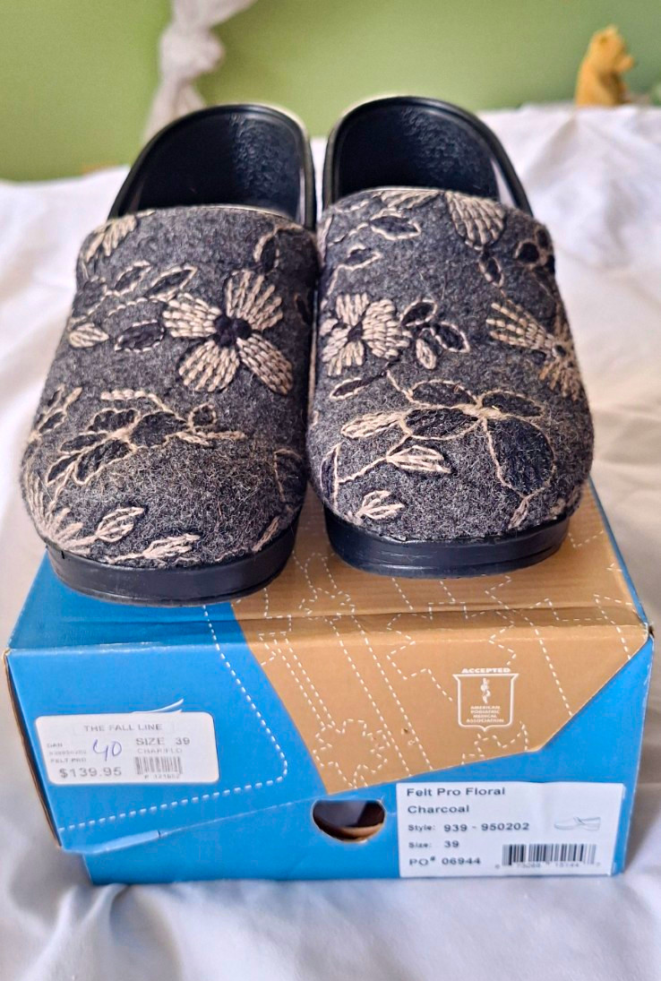 Dansko Felt Pro Floral Charcoal Felt Slip-On Clogs Women EU39 US 8.5 MPN