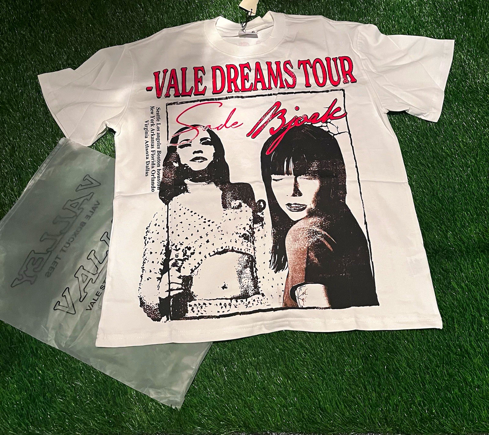 Sade Vale Dreams Tour White Double-Sided Graphic Print Crew Neck T-Shirt S Sade Vale Dreams Tour White Double-Sided Graphic Print Crew Neck T-Shirt S
