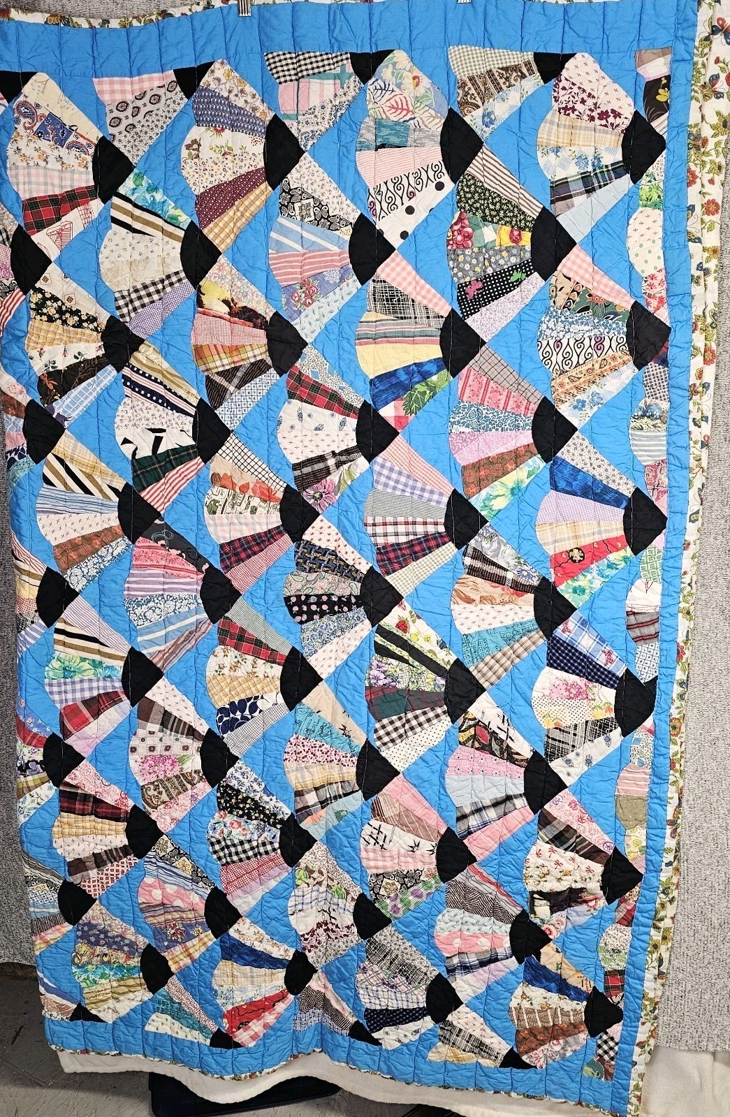 Vintage Grandmother\'s Fan Handstitch Patchwork Quilt Floral Scrap Crazy 82x63 