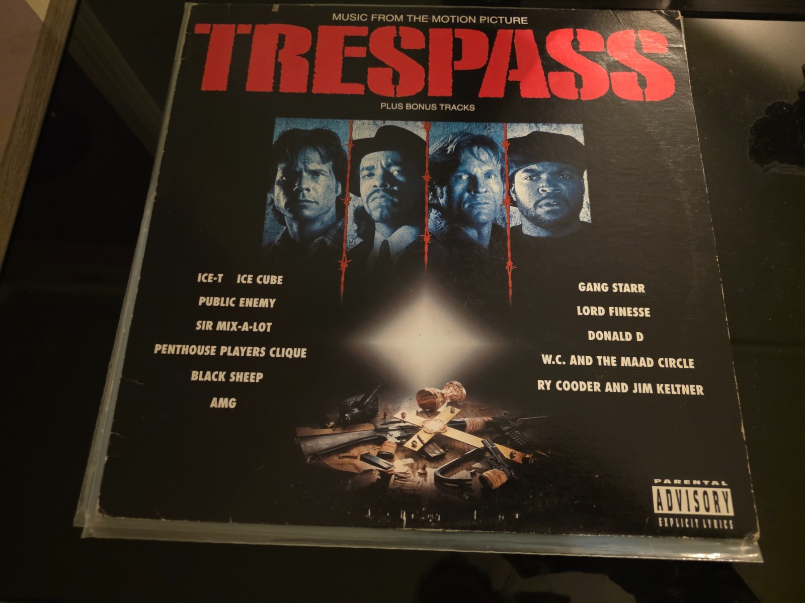 TRESPASS OST SIRE RECORDS 1992 ICE CUBE ICE T GANGSTARR LORD FINESSE BLACK SHEE TRESPASS OST SIRE RECORDS 1992 ICE CUBE ICE T GANGSTARR LORD FINESSE BLACK SHEE