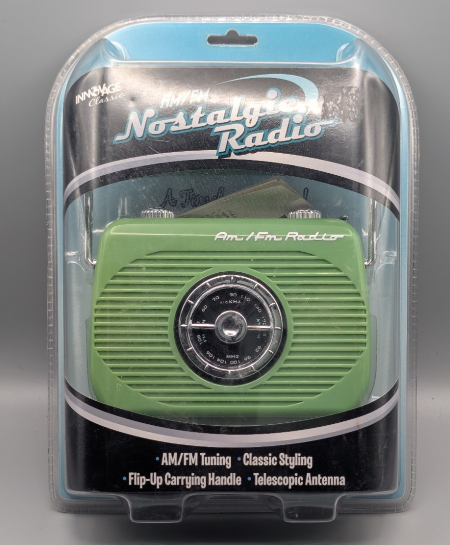 Innovage Classic AM/FM Nostalgic Radio Portable Retro Vintage Style Sealed NEW