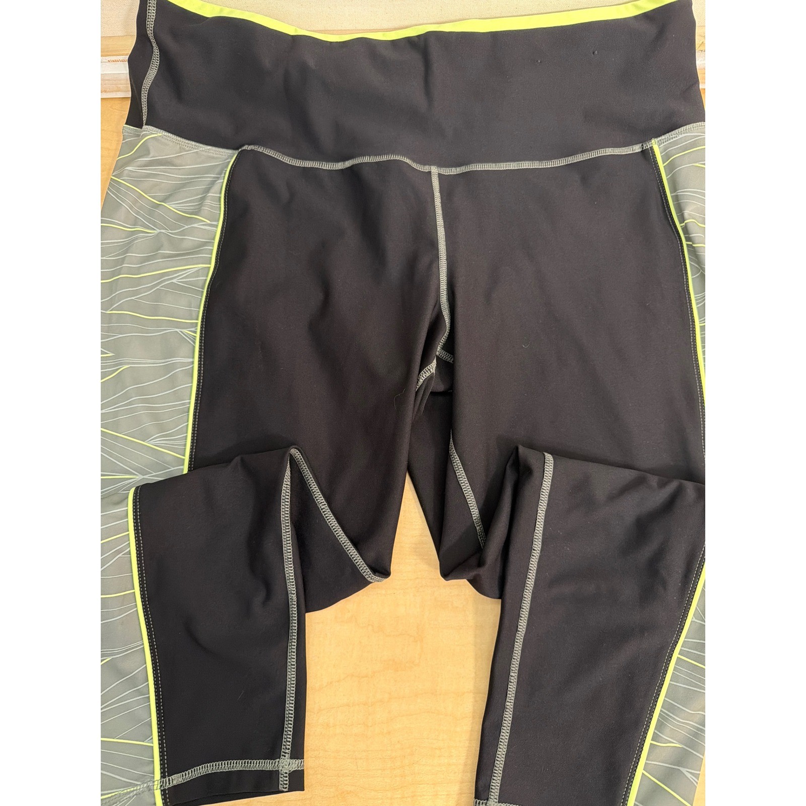 Xersion Train Womens 2X High Rise 7/8 Ankle Leggings Black Gray Lime Green Xersion Train Womens 2X High Rise 7/8 Ankle Leggings Black Gray Lime Green