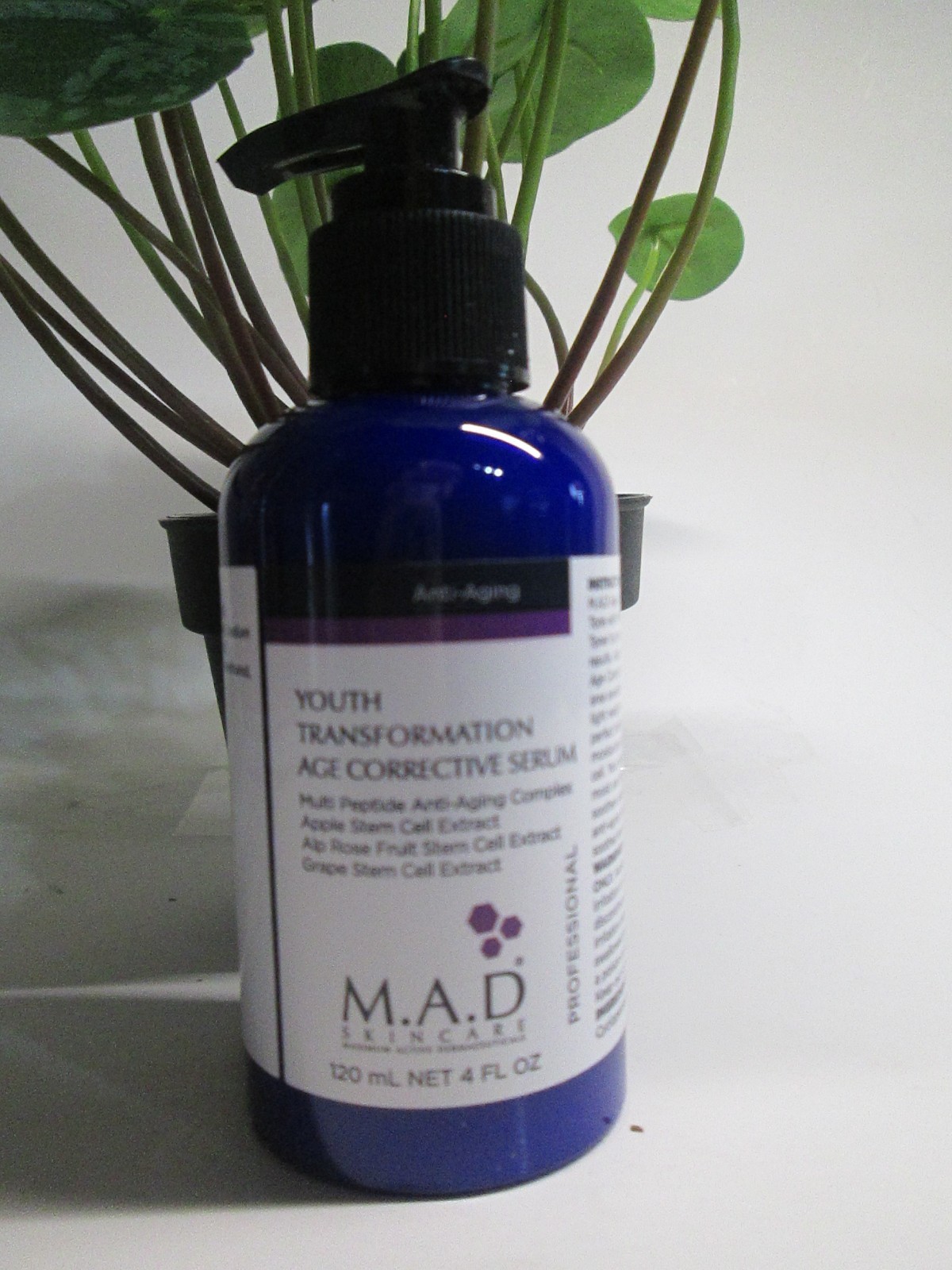 M. A. D skincare youth transformation age corrective serum120ML/4. EXP 2029 NEW M. A. D skincare youth transformation age corrective serum120ML/4. EXP 2029 NEW