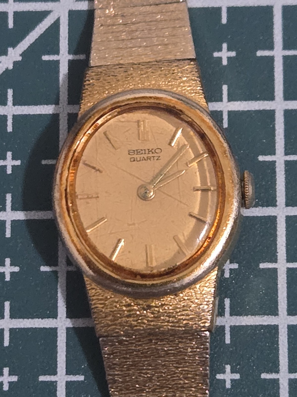 Vintage Golden Seiko Quartz dress watch. Working Perfectly. Fresh Battery. Vintage Golden Seiko Quartz dress watch. Working Perfectly. Fresh Battery.