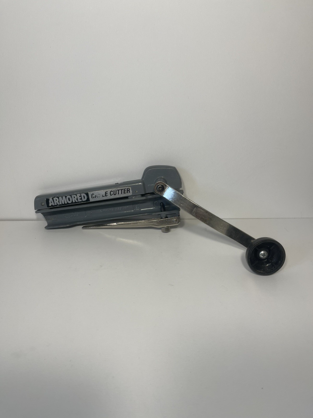 Armored Cable Cutter Seatek B-102 Electrician Tool Armored Cable Cutter Seatek B-102 Electrician Tool