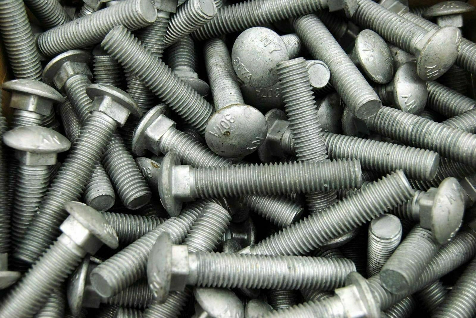 1000 5/16-18 X 2-1/2 Galvanized Carriage Bolts, Hex Nuts & Lock Washers Assembly