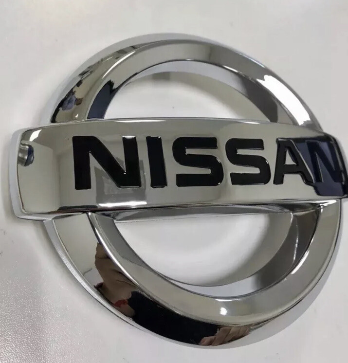 NEW OEM 2015-2018 NISSAN MAXIMA FRONT GRILLE EMBLEMS NEW OEM 2015-2018 NISSAN MAXIMA FRONT GRILLE EMBLEMS