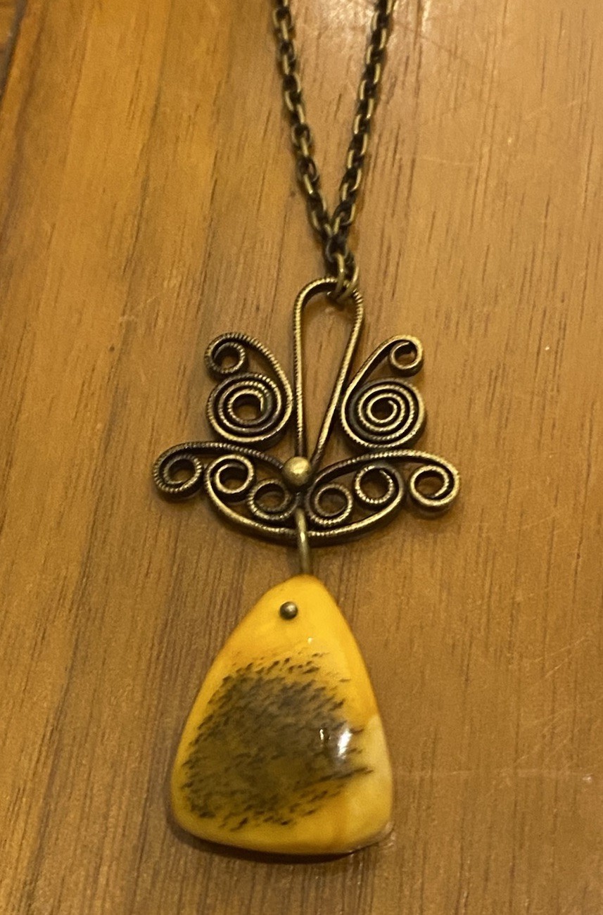 Vintage Baltic Amber Filigree Necklace Butterscotch Egg Yolk Inclusion Brass 22\