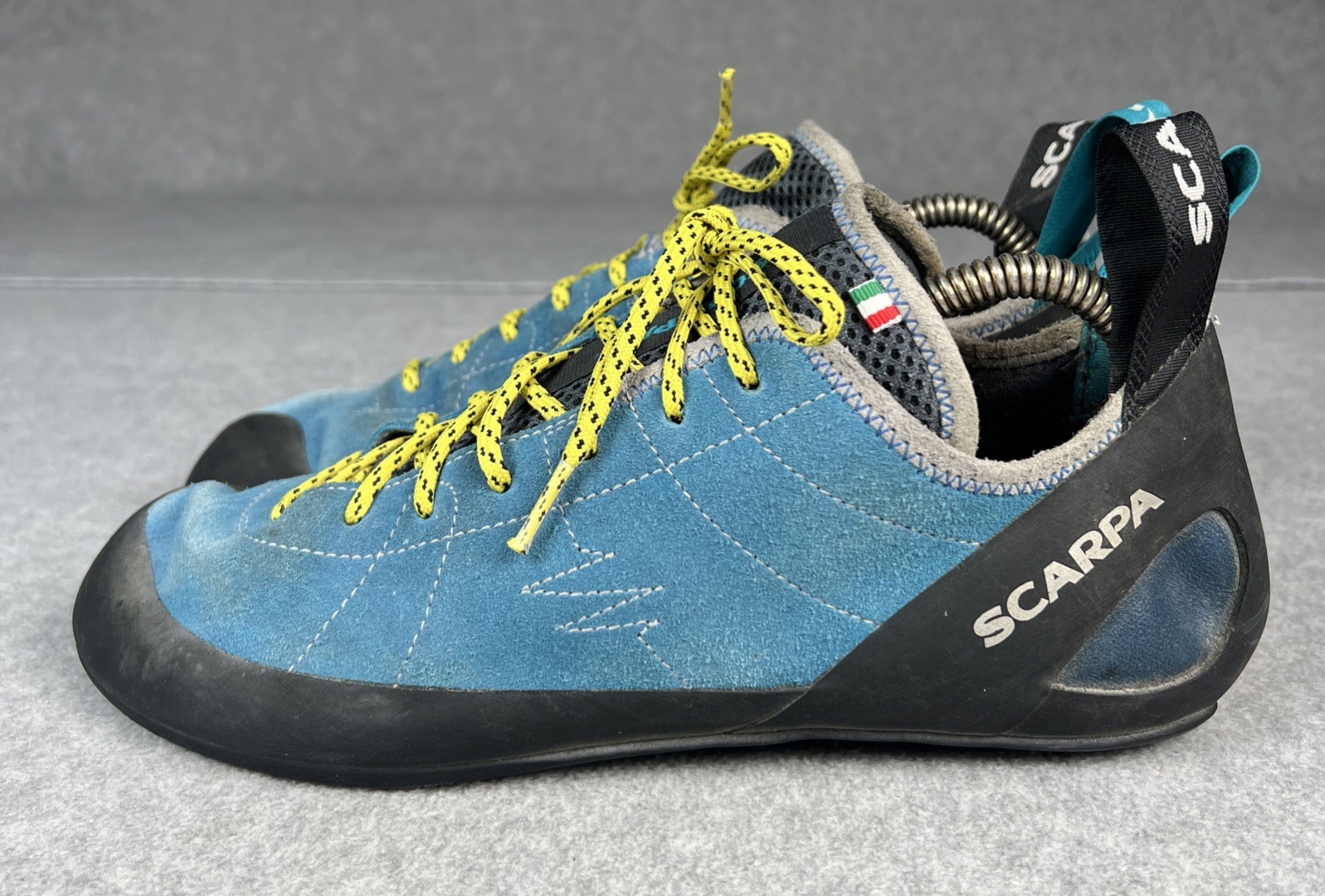 Scarpa Helix Climbing Shoes Blue Suede Vibram XS Edge Mens 11 EU 44.5 Scarpa Helix Climbing Shoes Blue Suede Vibram XS Edge Mens 11 EU 44.5