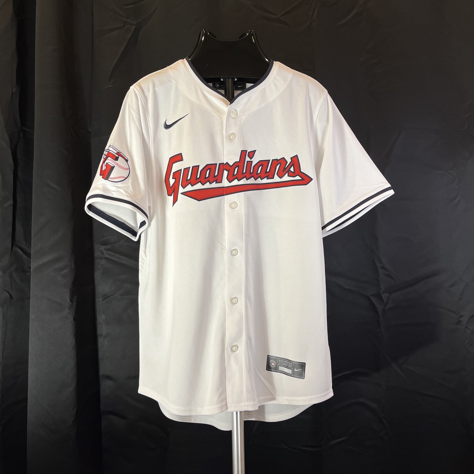 Cleveland Guardians Nike Men\'s Jersey Sz Medium NWOT Blank Back