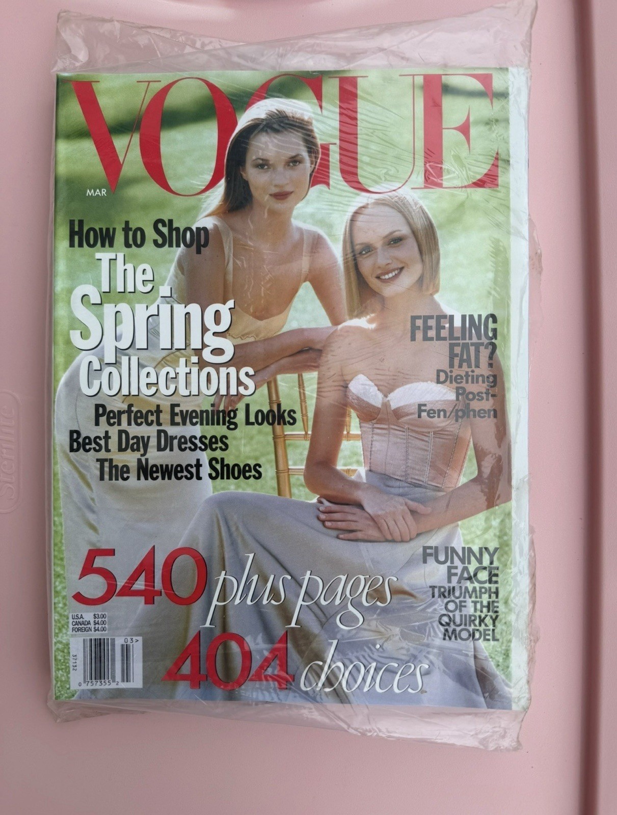 NEW/SEALED-Vintage VOGUE Magazine-March 1998-Cover Kate Moss Amber Valetta NEW/SEALED-Vintage VOGUE Magazine-March 1998-Cover Kate Moss Amber Valetta