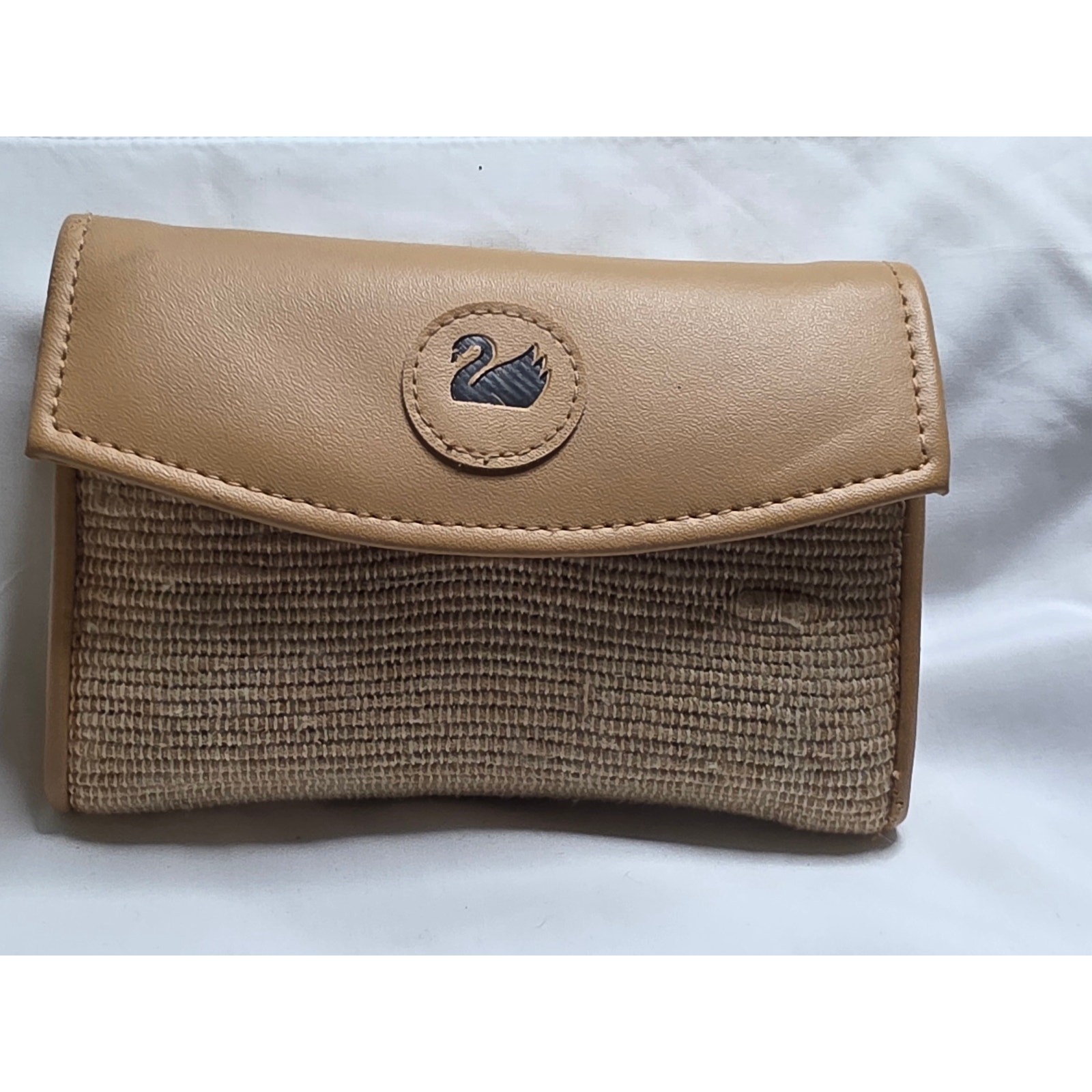 Vintage Gloria Vanderbilt woven clutch wallet