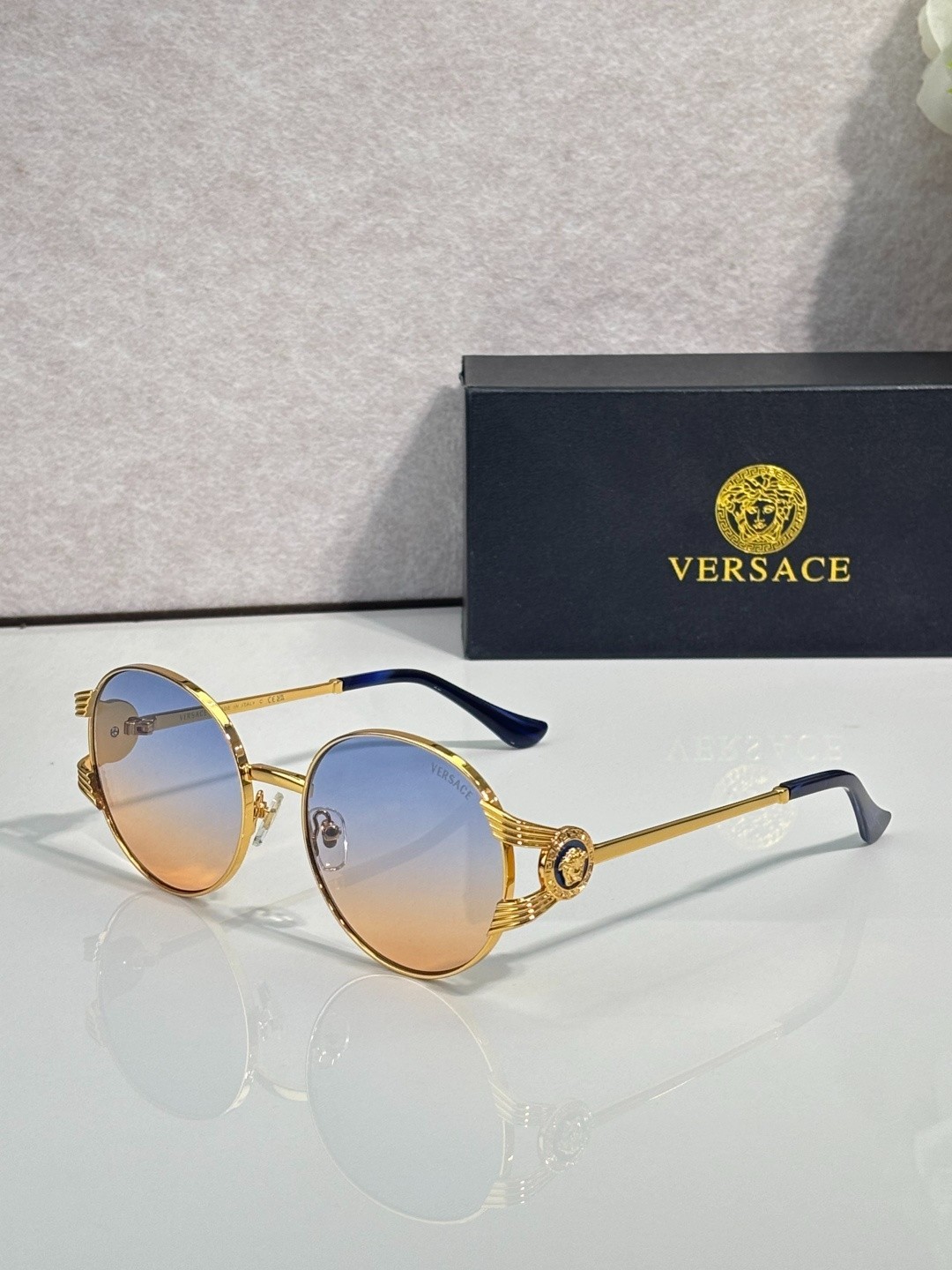 Womens Versace VE2303 Retro Round Medusa Logo Sunglasses 57□19-135 Womens Versace VE2303 Retro Round Medusa Logo Sunglasses 57□19-135