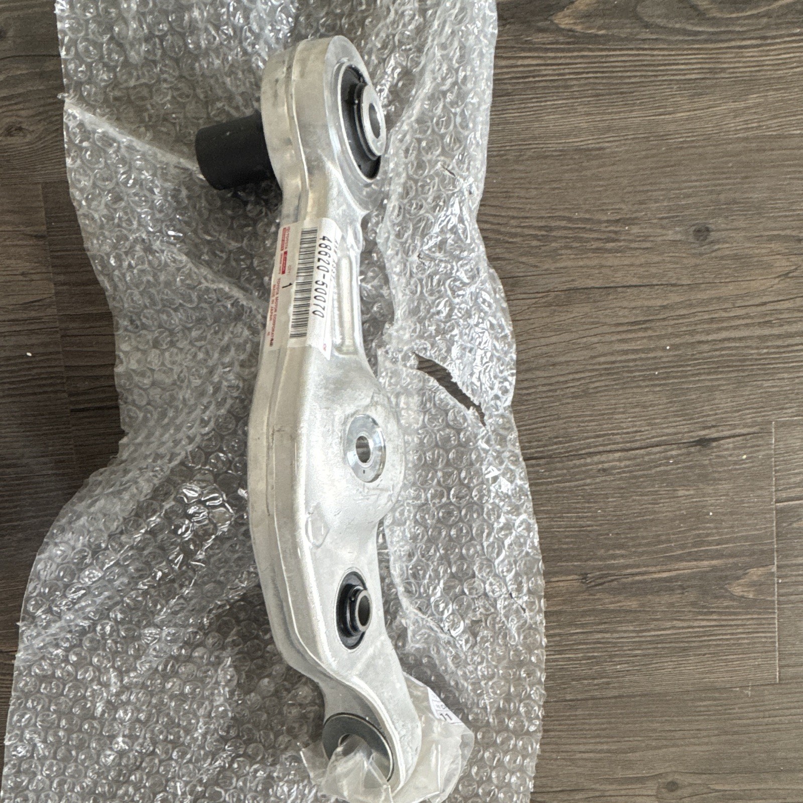 Toyota Lexus Genuine NEW OEM RH Front Suspension Lower Arm Assy 48620-50070