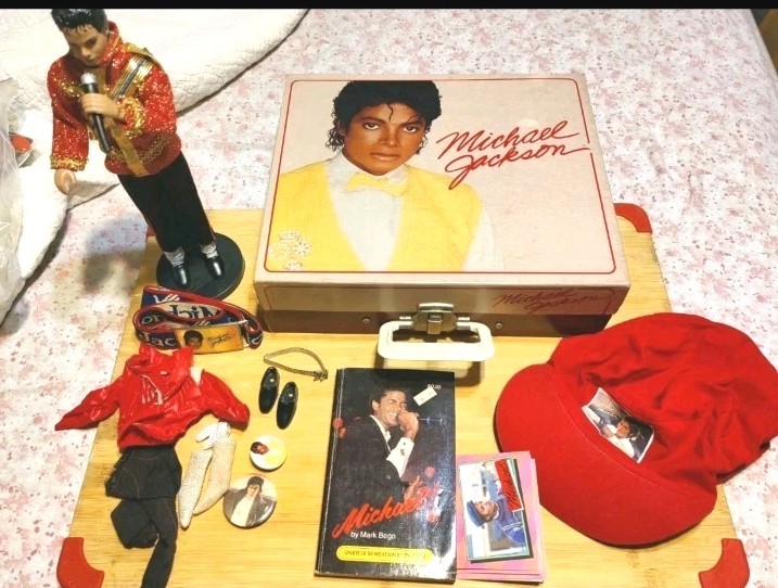 Vintage 1984 Michael Jackson Memorabilia Lot LJN Doll Vanity Fair Record Player