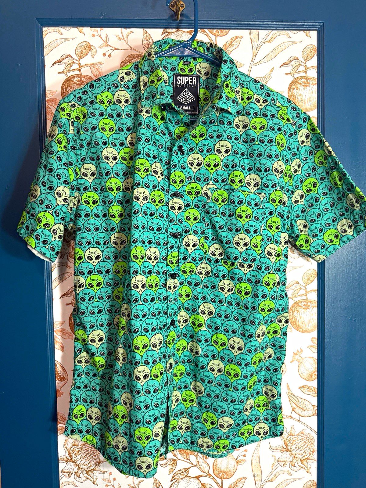 Rare Alien Graphic Button-Down by super massive 