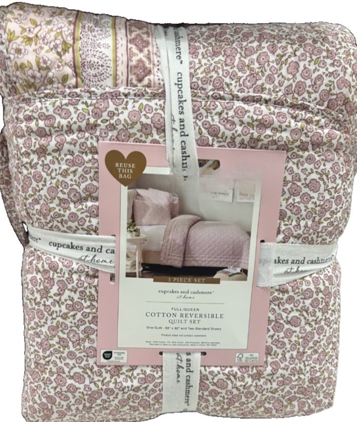Cupcakes and Cashmere Pink and White Floral Queen Quilt Set 88”x92” Cupcakes and Cashmere Pink and White Floral Queen Quilt Set 88”x92”