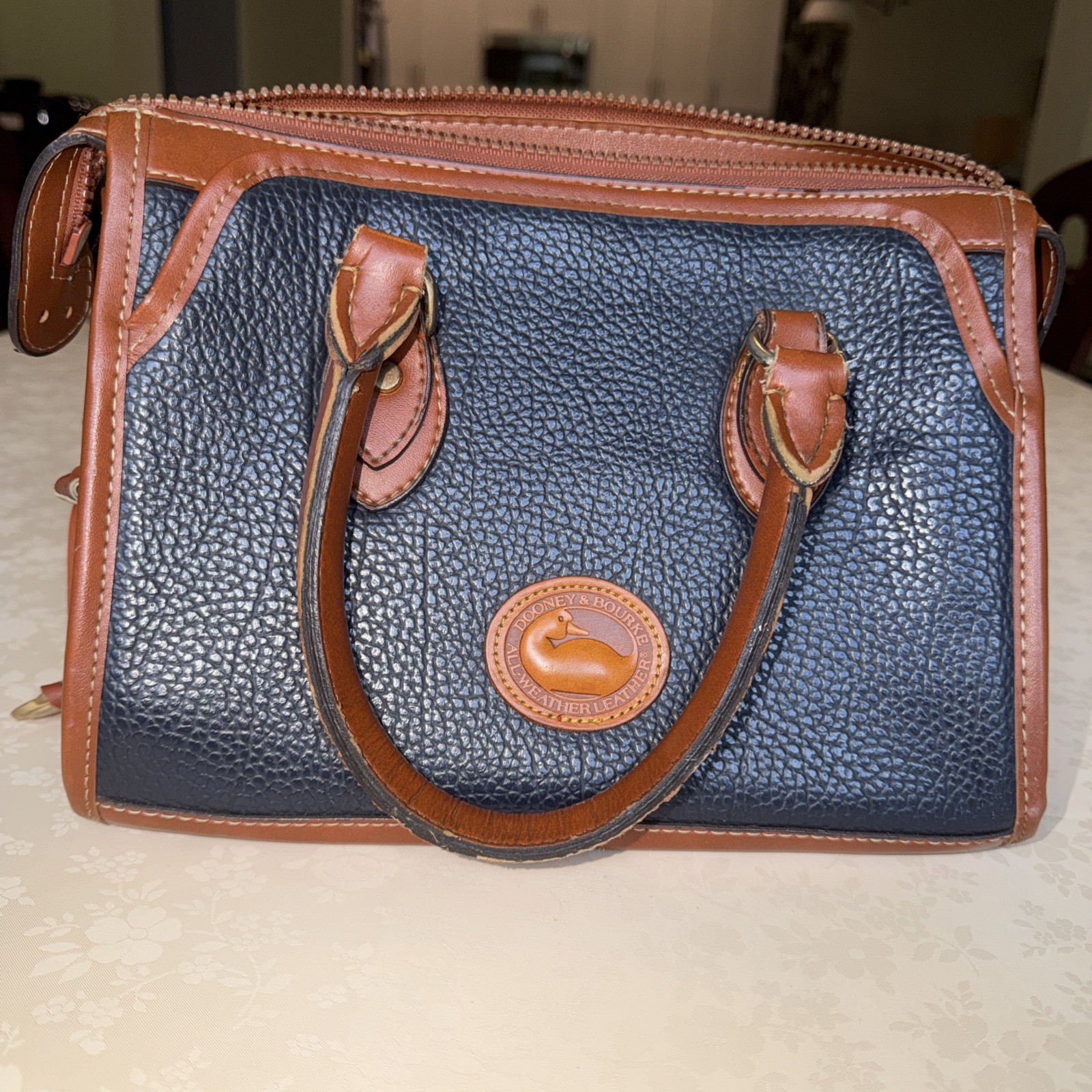 Vintage Dooney & Bourke Red Brown Pebbled-Leather Handbag Zip Fob Vintage Dooney & Bourke Red Brown Pebbled-Leather Handbag Zip Fob
