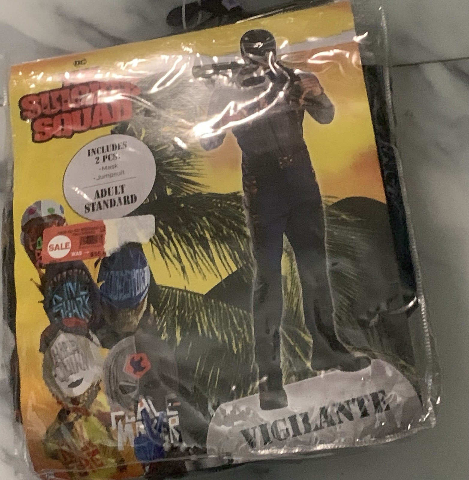 The Suicide Squad VIGILANTE Halloween Costume &mask Adult Reg Fits Up to Size 44