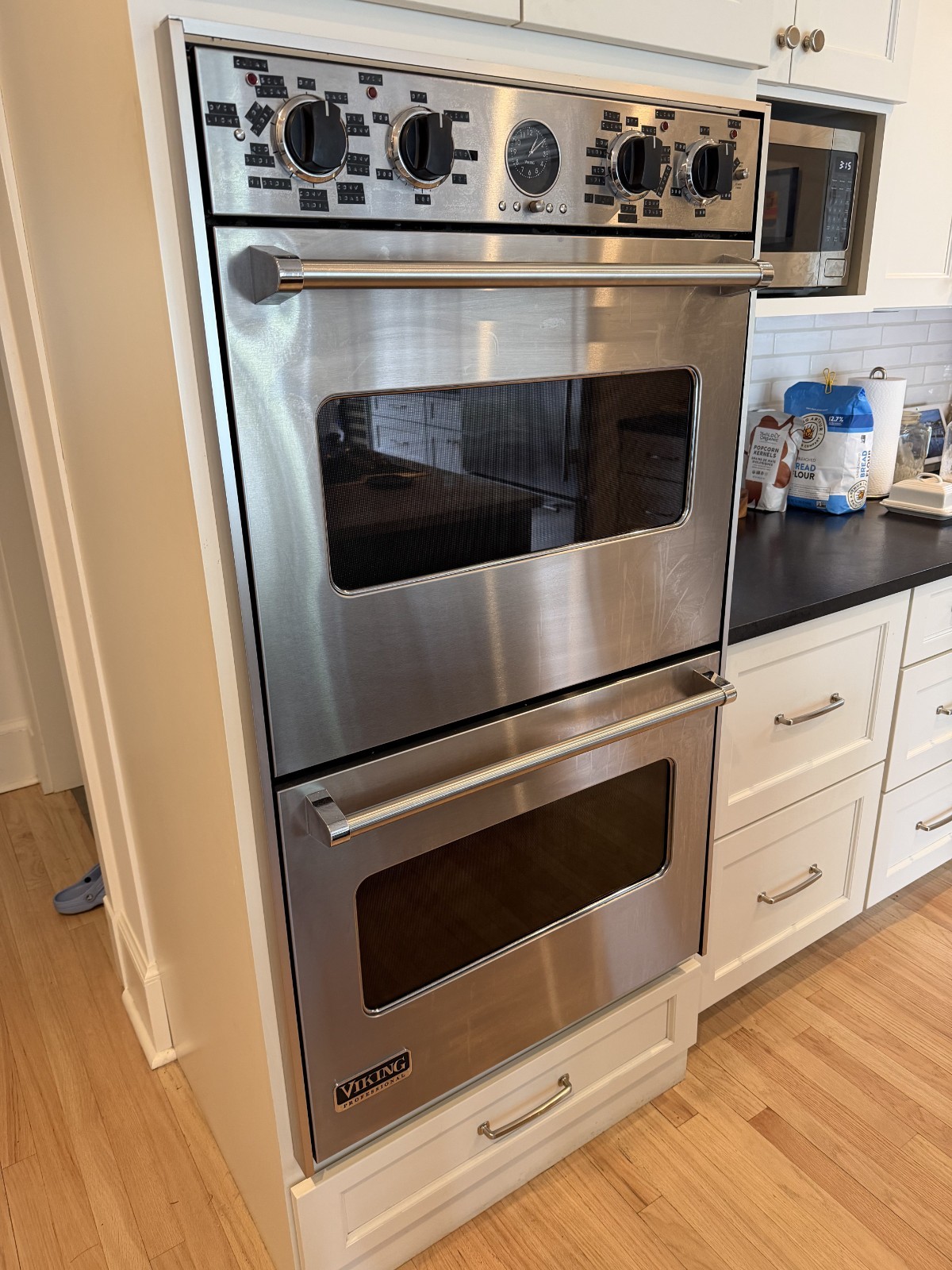 Viking Professional 30” Double Wall Oven Model: VEDO5301SS (Stainless Steel) Viking Professional 30” Double Wall Oven Model: VEDO5301SS (Stainless Steel)