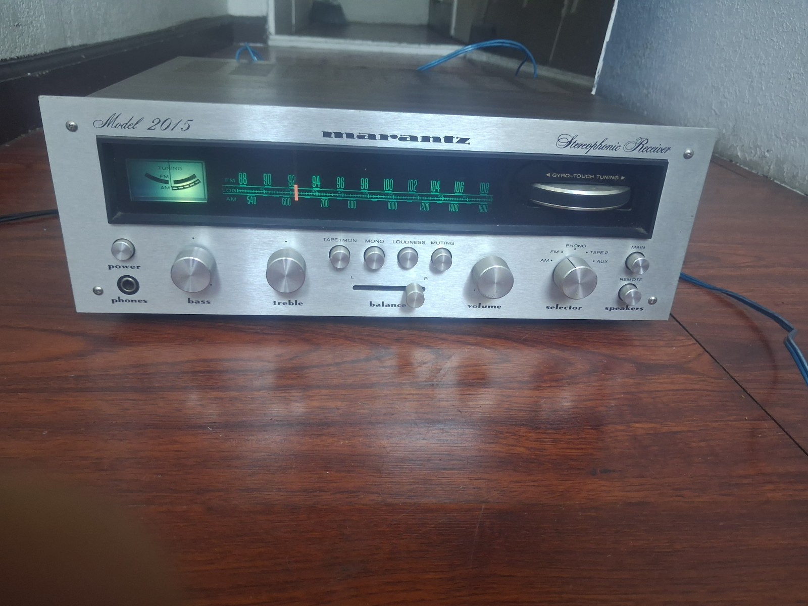 Vintage Marantz Model 2015 Stereophonic Receiver Bad Volume Pot Video