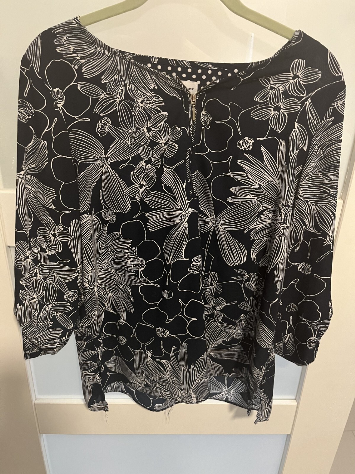 Alfred Dunner Petites Navy BlueWhite Floral Zipper Neckline 6P 100% polester AJ Alfred Dunner Petites Navy BlueWhite Floral Zipper Neckline 6P 100% polester AJ