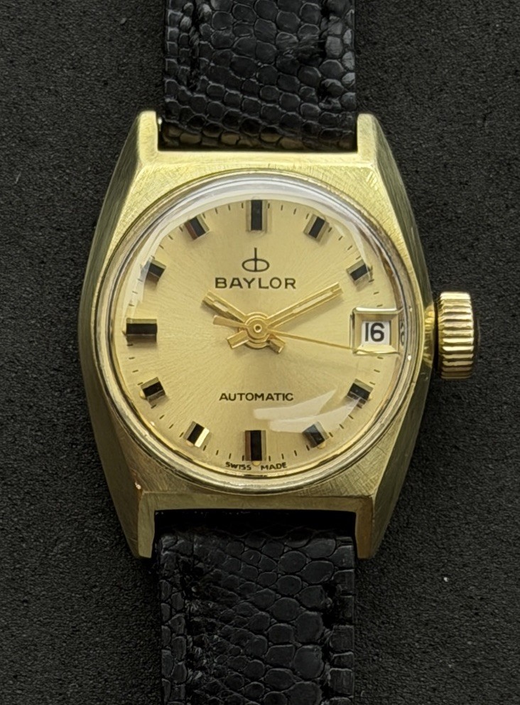 Vtg New 1970s BAYLOR Women's 23mm Swiss Automatic Watch Date 17j Gold Case Dial Vtg New 1970s BAYLOR Women's 23mm Swiss Automatic Watch Date 17j Gold Case Dial