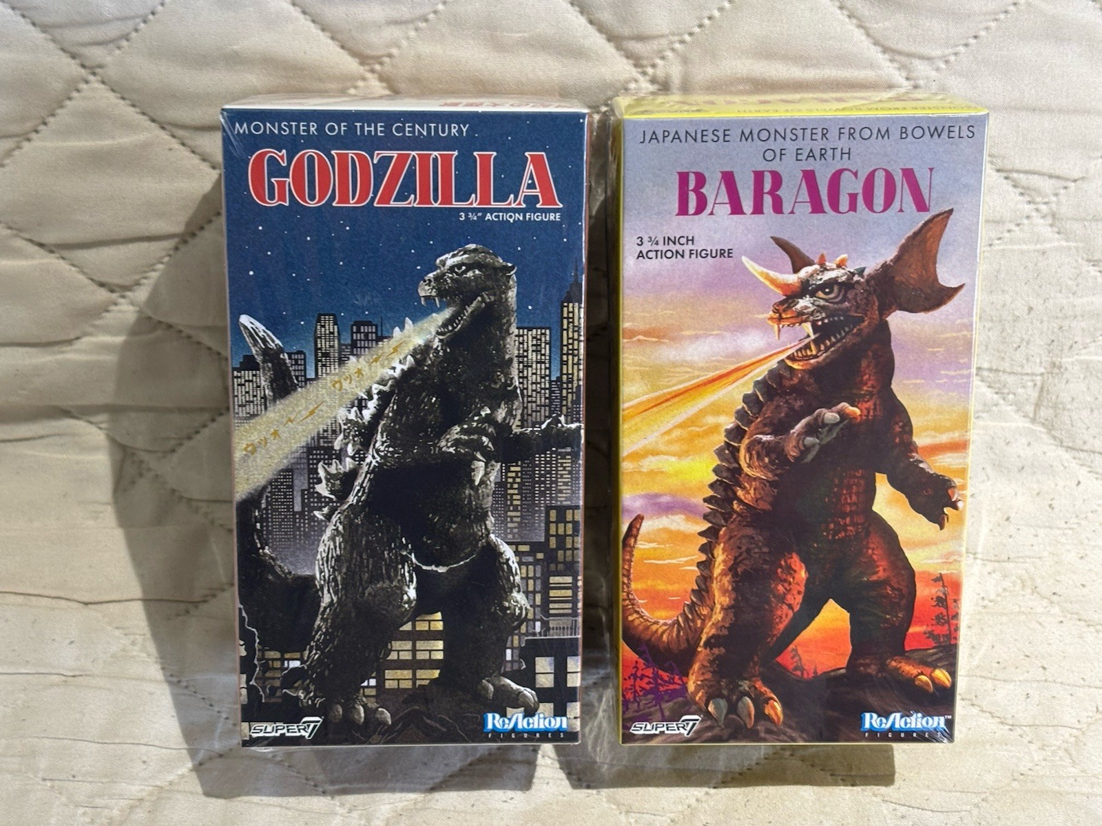 Super 7 - Godzilla & Baragon Marusan Retro Tin ReAction Figure Set (NEW SEALED) Super 7 - Godzilla & Baragon Marusan Retro Tin ReAction Figure Set (NEW SEALED)