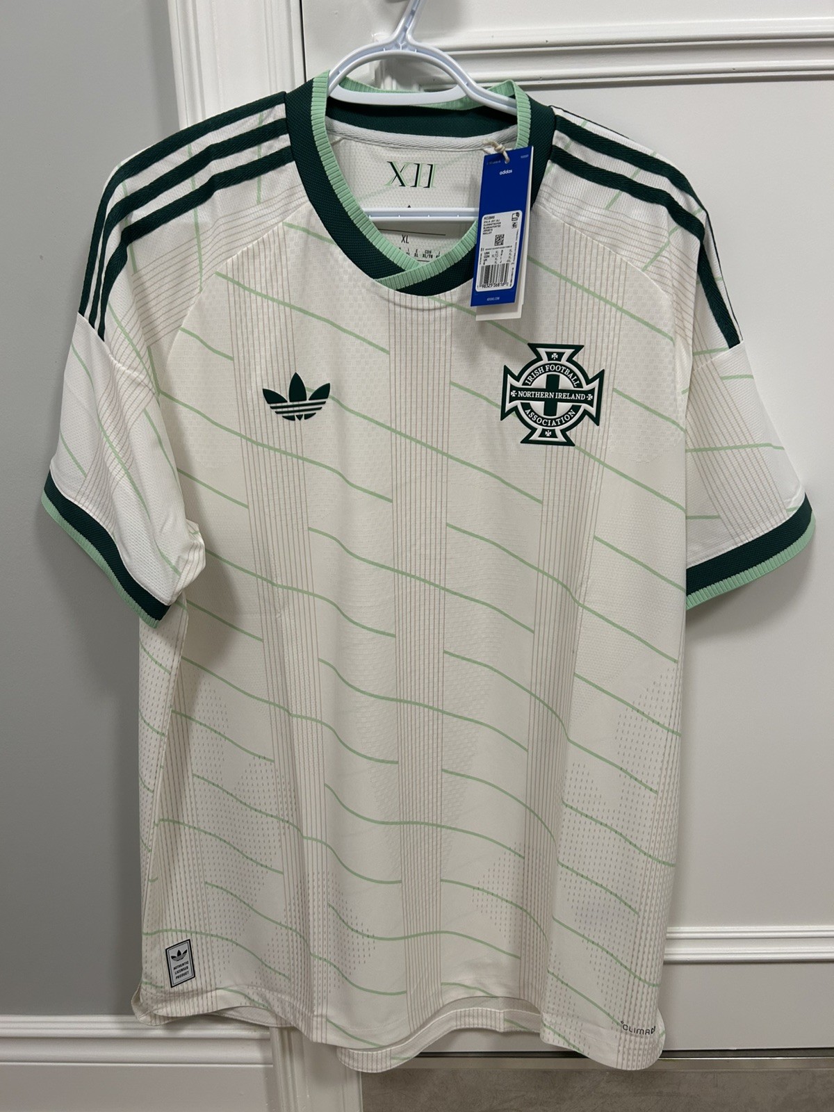 adidas - Men's Northern Ireland 26 Away Authentic Jersey XL (KC2980) adidas - Men's Northern Ireland 26 Away Authentic Jersey XL (KC2980)