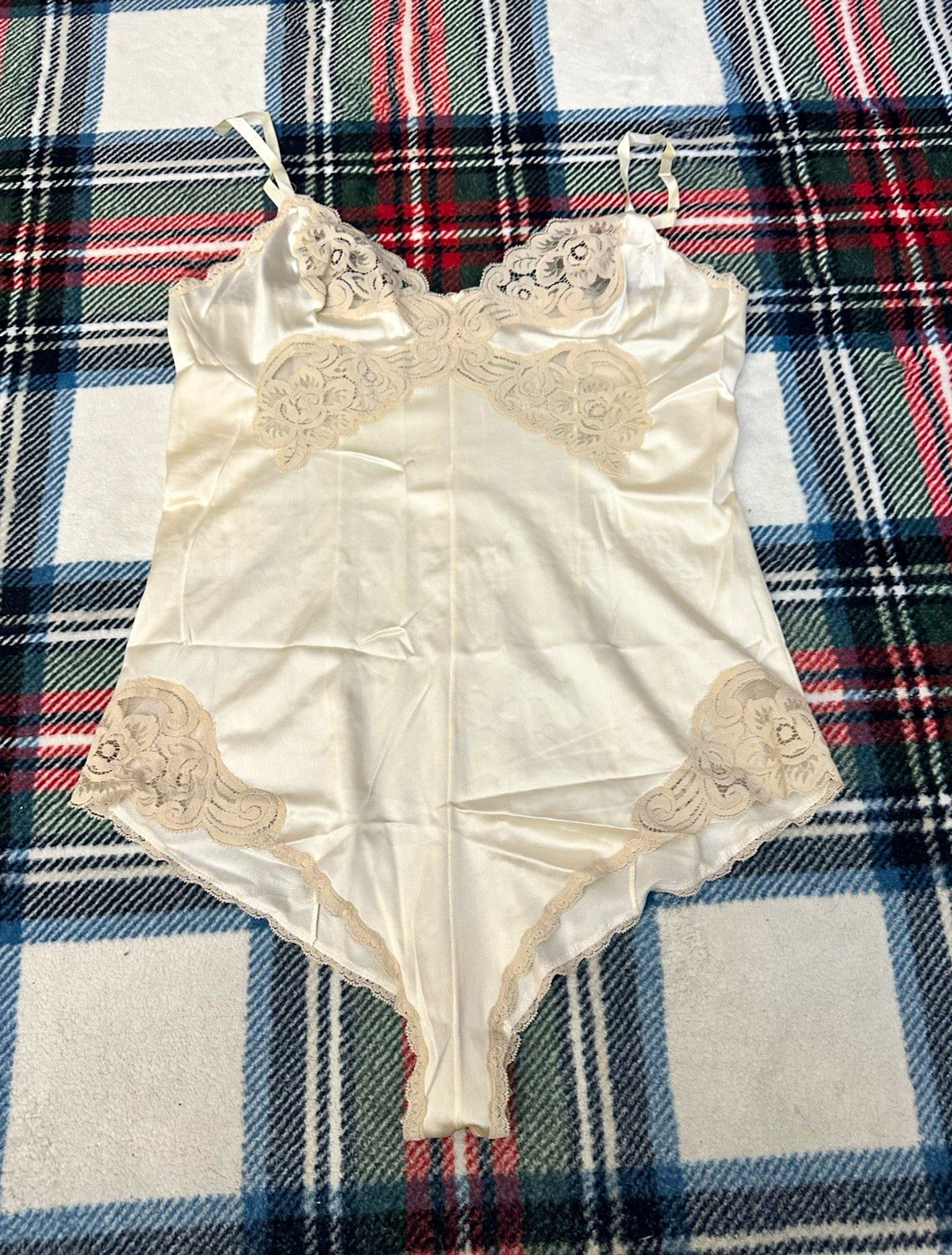 Vintage Vanity Fair Ivory Lace Trim Teddy One Piece Bodysuit Womens 34 Nylon 446 Vintage Vanity Fair Ivory Lace Trim Teddy One Piece Bodysuit Womens 34 Nylon 446