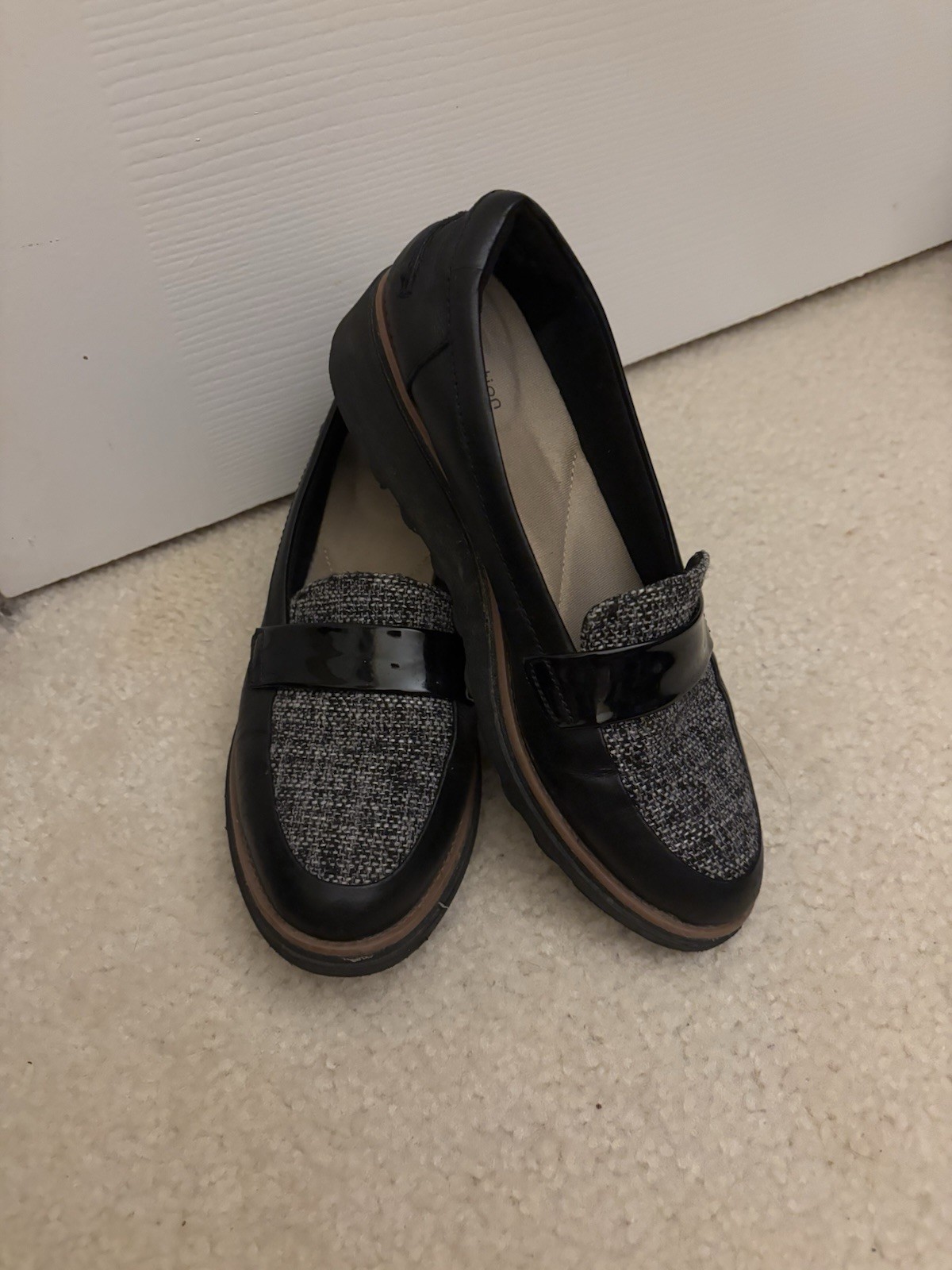 Clark’s Women’s Sharon Gracie Penny Loafer 6.5 Clark’s Women’s Sharon Gracie Penny Loafer 6.5