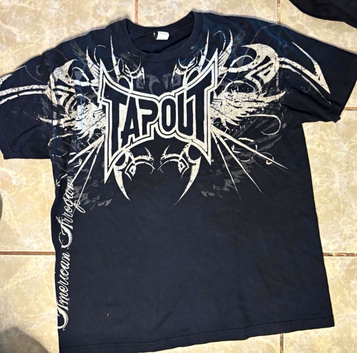 Tapout Men\'s Black Graphic Logo Crew Neck Short Sleeve Cotton Knit T-Shirt XL Tapout Men\'s Black Graphic Logo Crew Neck Short Sleeve Cotton Knit T-Shirt XL