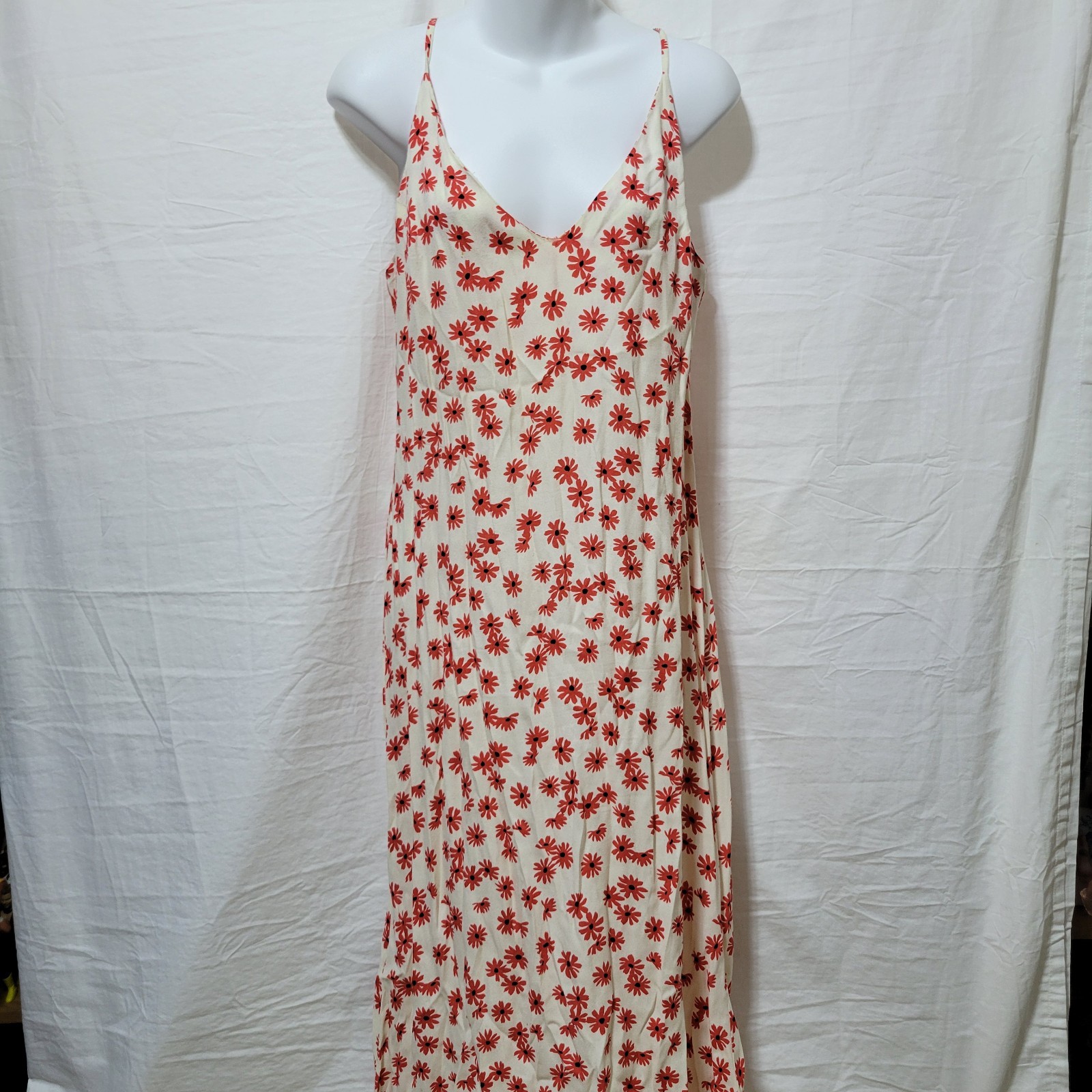 Reformation Alexandra Slip Dress Midi Red Daisies Daisy V Neck Size 10 READ Reformation Alexandra Slip Dress Midi Red Daisies Daisy V Neck Size 10 READ