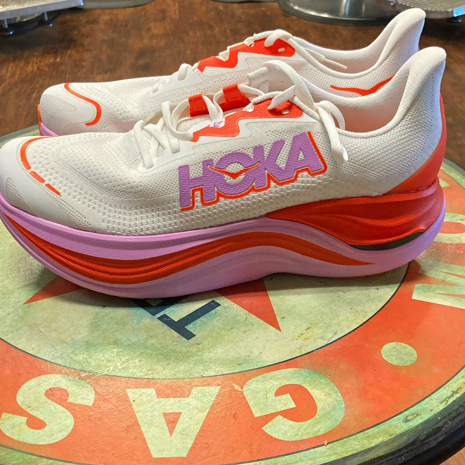 Hoka Skyward X Men\'s Low Top Lace-Up Sneaker White Orange Purple Rubber New