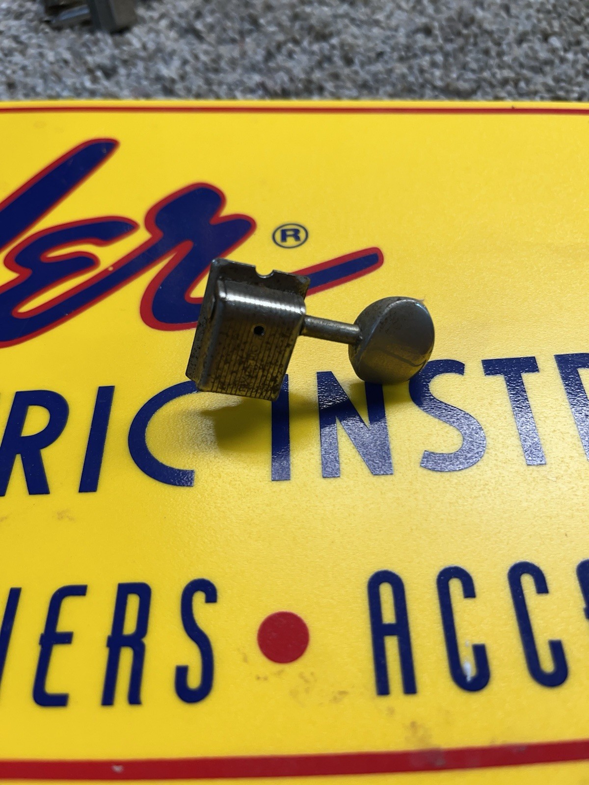 Vintage 1957-1964 Fender Kluson Deluxe Electric Guitar Tuner Vintage 1957-1964 Fender Kluson Deluxe Electric Guitar Tuner