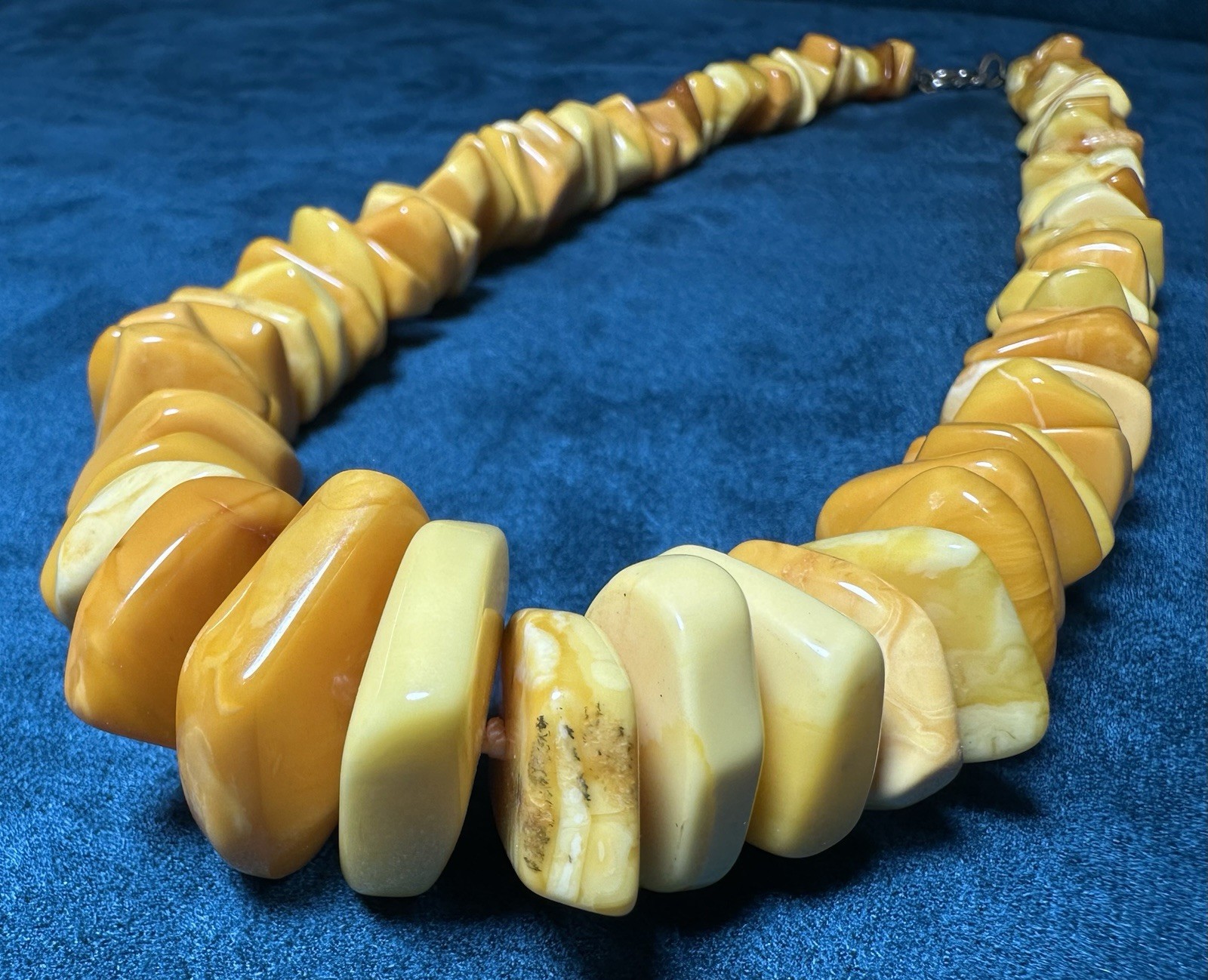 Vintage Butterscotch Amber Necklace 54.4 Grams Vintage Butterscotch Amber Necklace 54.4 Grams