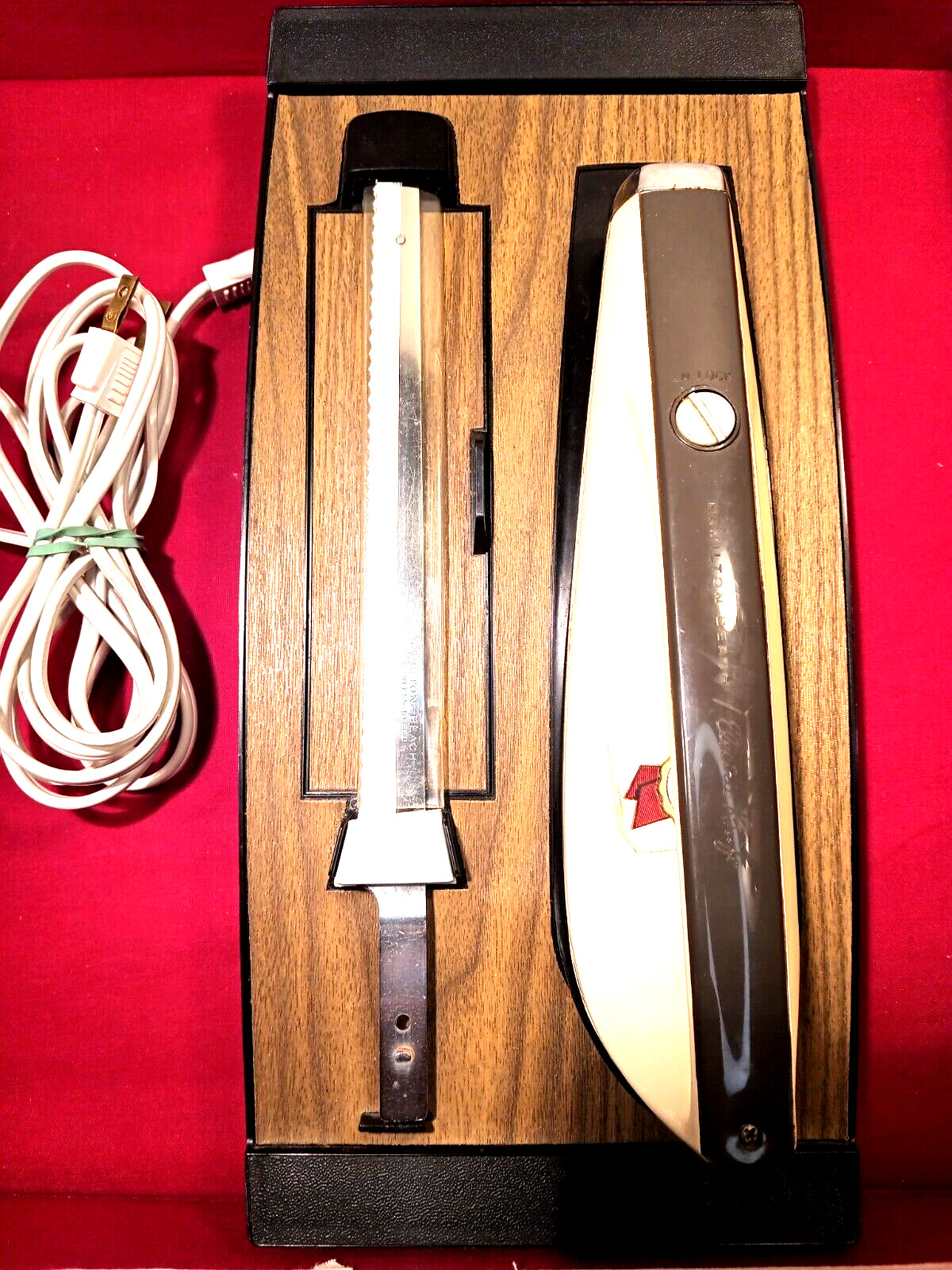VINTAGE RETO HAILTON BEACH ELECTRIC CARVING KNIFE/SLICER WORKING WALL HANGER VINTAGE RETO HAILTON BEACH ELECTRIC CARVING KNIFE/SLICER WORKING WALL HANGER