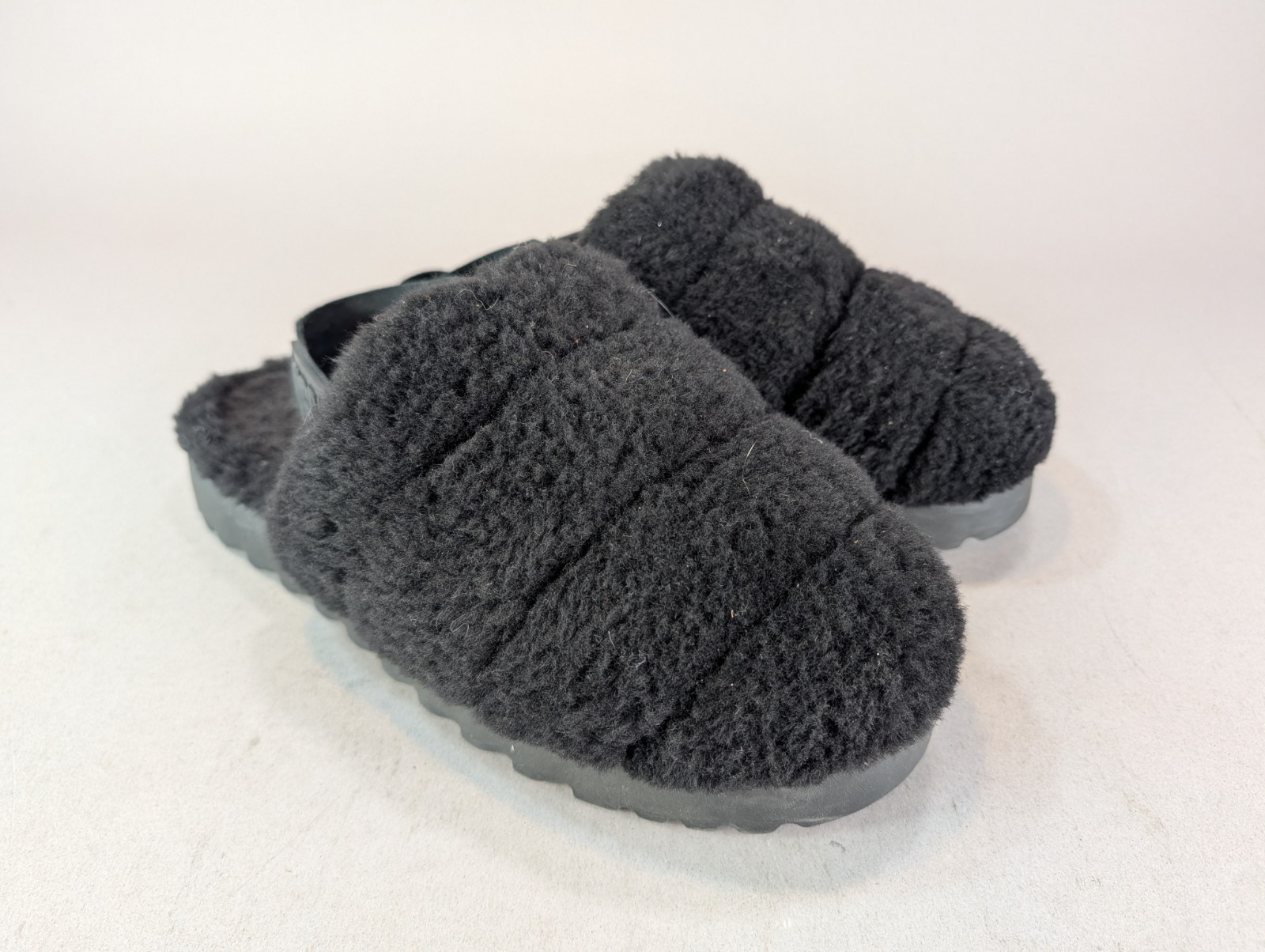 UGG Super Fluff Slipper Black Platform Slingback Sandals Women\'s Size 10 UGG Super Fluff Slipper Black Platform Slingback Sandals Women\'s Size 10