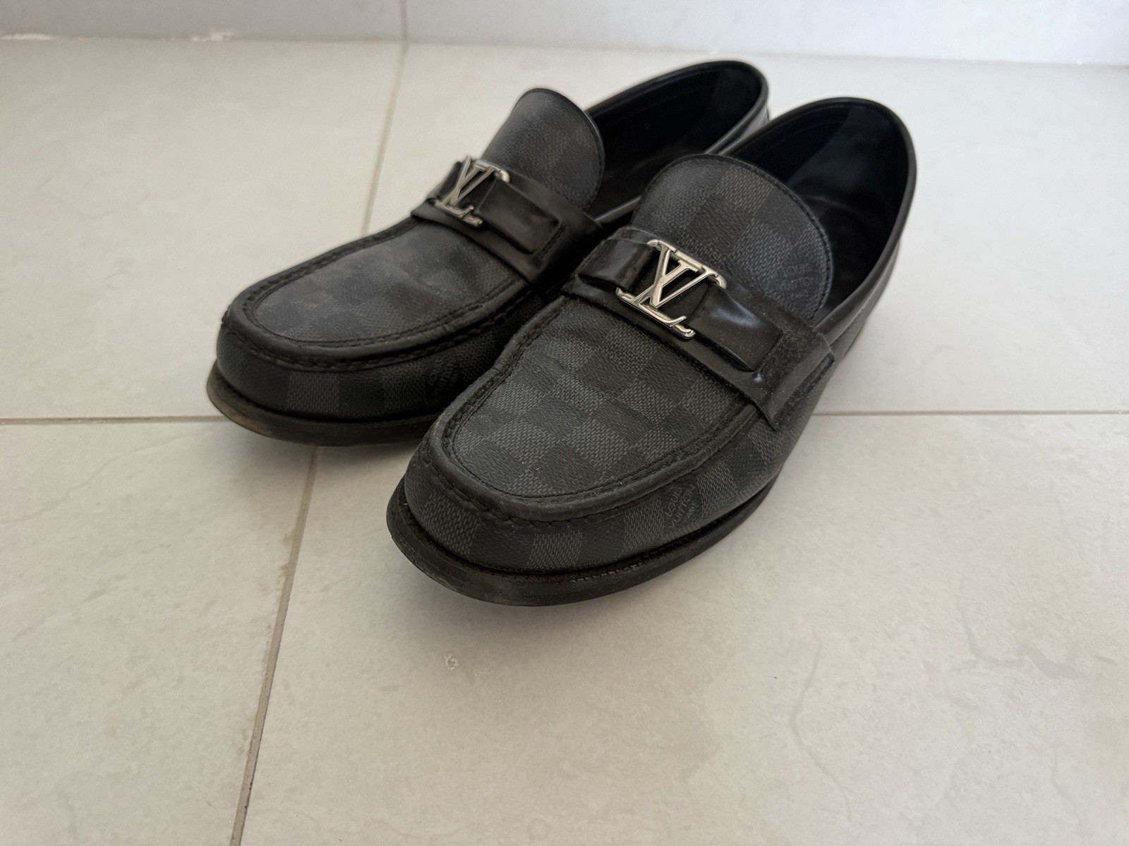 Authentic Louis Vuitton Damier Graphite Check Slip-On Loafers Black/Gray Authentic Louis Vuitton Damier Graphite Check Slip-On Loafers Black/Gray