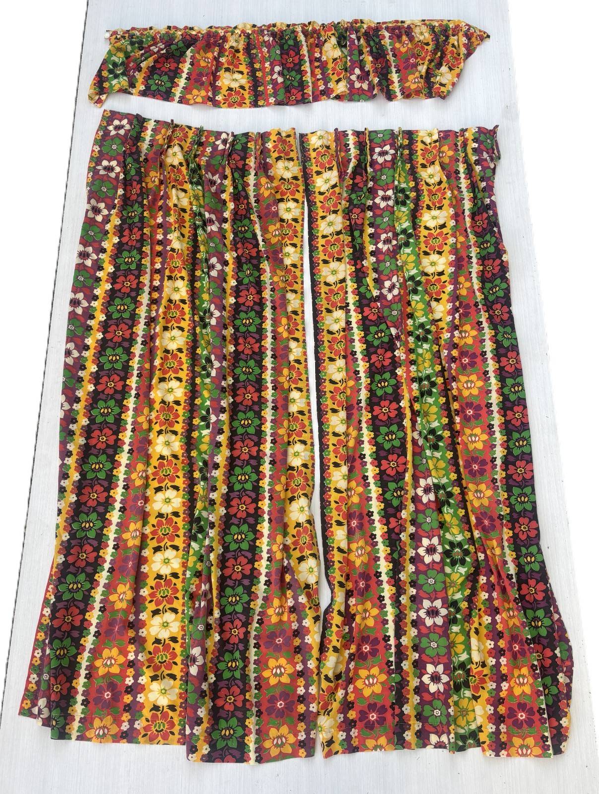 Vtg MCM Retro Mod Flower Power Curtains Orange Yellow Pinch Pleat 2 Panels 24x61 Vtg MCM Retro Mod Flower Power Curtains Orange Yellow Pinch Pleat 2 Panels 24x61