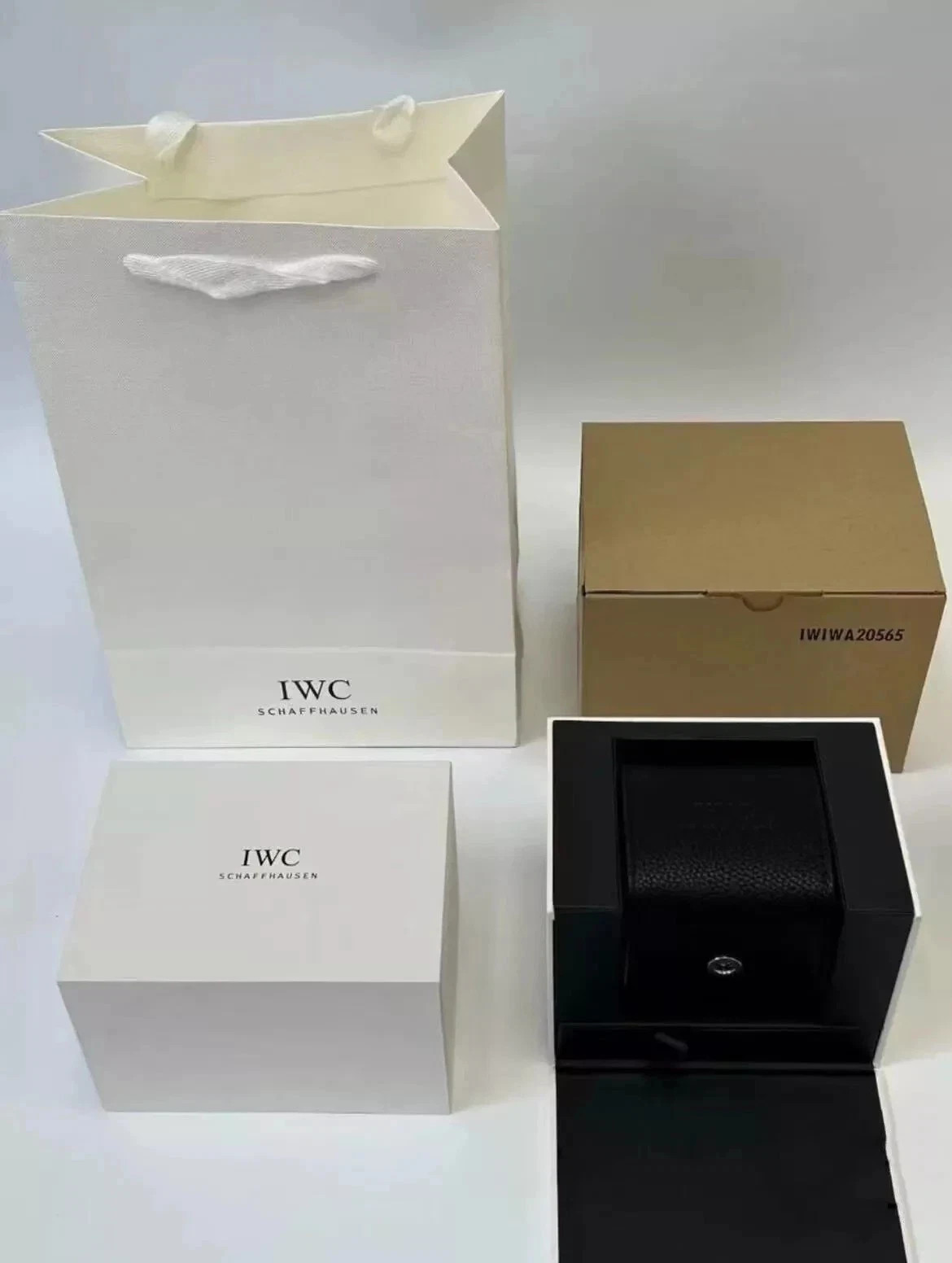NEW LuxuryFor IWC Schaffhausen Watch Presentation Box & Leather Travel Case NEW LuxuryFor IWC Schaffhausen Watch Presentation Box & Leather Travel Case