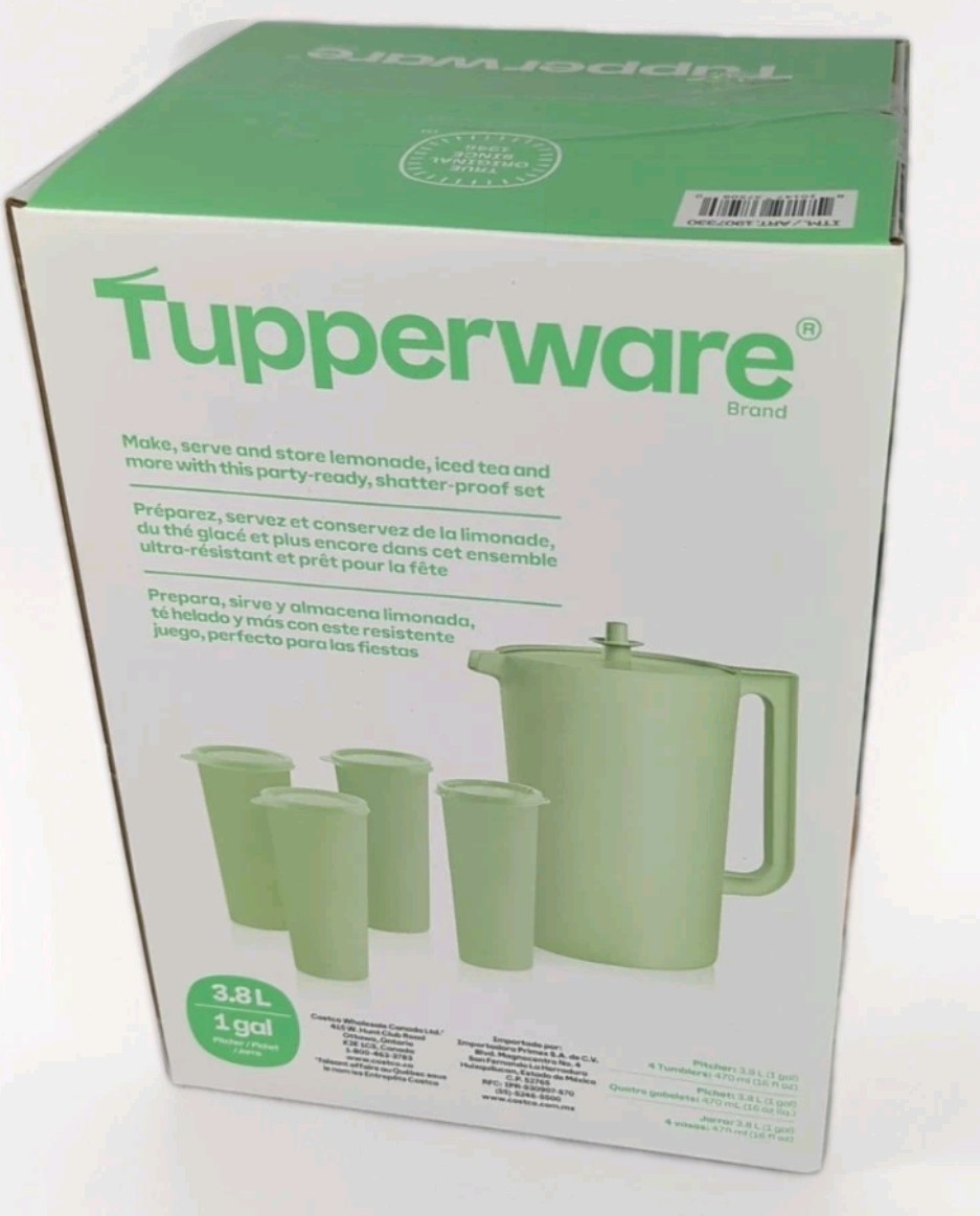 Tupperware Heritage Green Pitcher & 4 Tumbler Set With Lids Tupperware Heritage Green Pitcher & 4 Tumbler Set With Lids