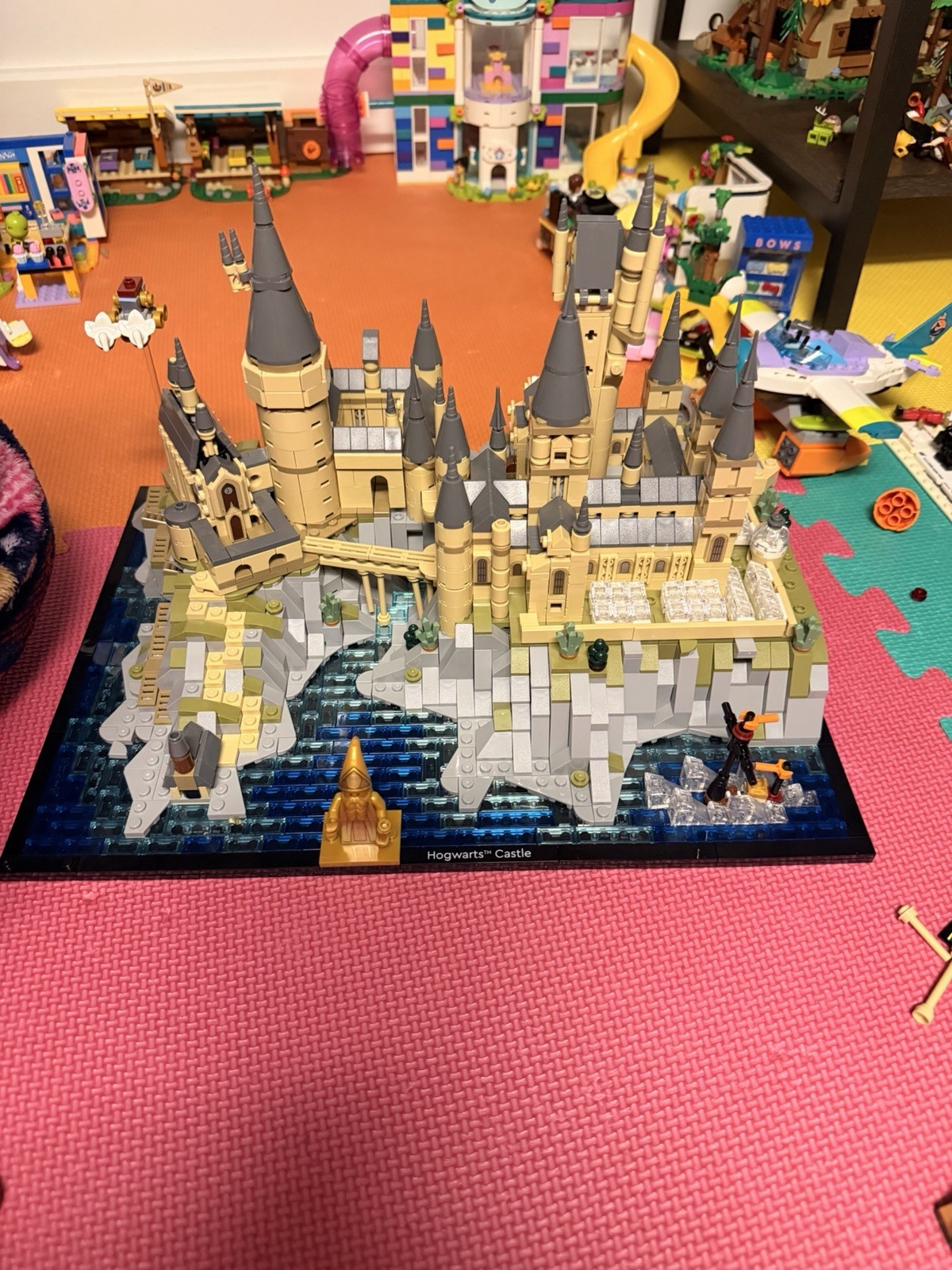 LEGO Harry Potter Hogwarts Castle 71043 Complete Set 6020 pcs 16+ Stand