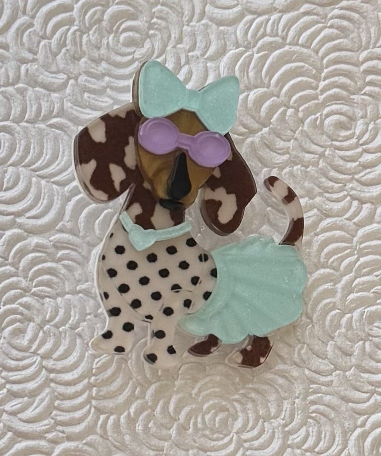 Dachshund vintage style acrylic brooch pin Dachshund vintage style acrylic brooch pin
