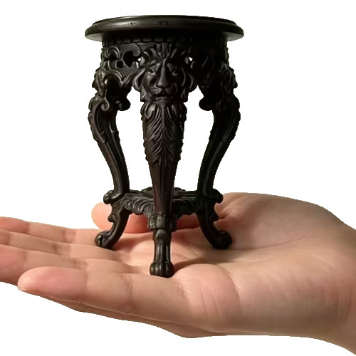 1:12 Dollhouse Miniature - Black 3 legged table - (lot 1324) 1:12 Dollhouse Miniature - Black 3 legged table - (lot 1324)