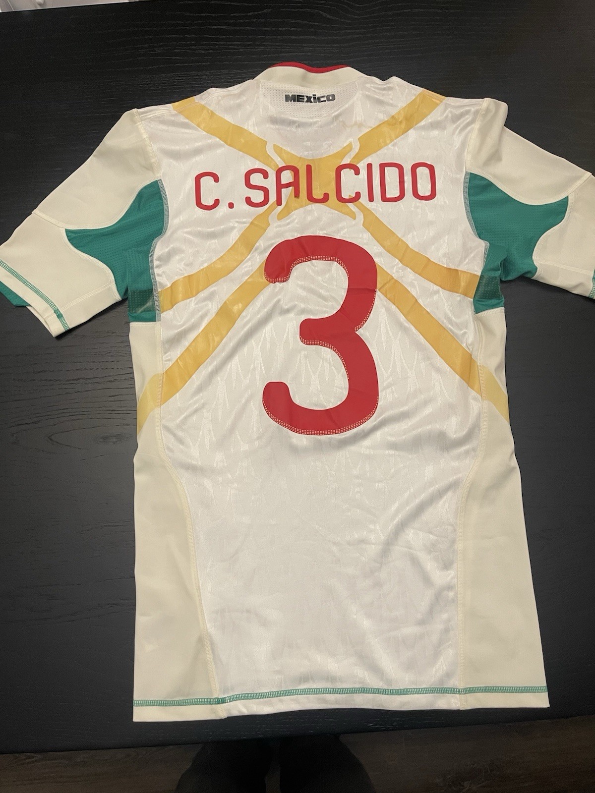 Mexico 2010-11 Bicentenario Limited Edition Jersey Size M Carlos Salcido Mexico 2010-11 Bicentenario Limited Edition Jersey Size M Carlos Salcido