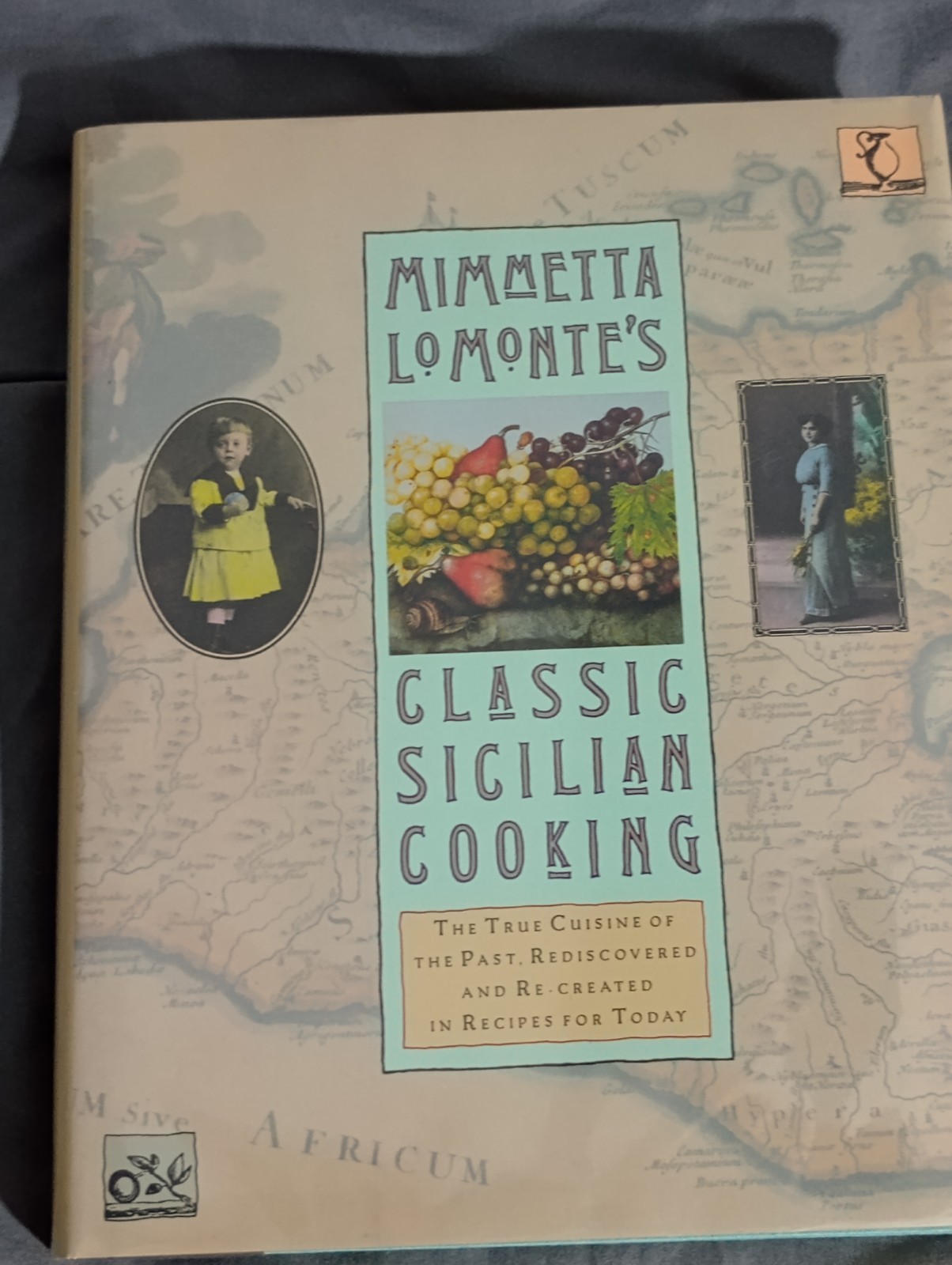 CLASSIC SICILIAN COOKING Mimmetta Lo Monte 1st Edition 1990 CLASSIC SICILIAN COOKING Mimmetta Lo Monte 1st Edition 1990