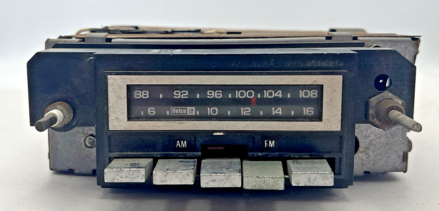 OEM GM Delco 16009960 AM FM Stereo Push Button Radio Camaro Monte Carlo OEM GM Delco 16009960 AM FM Stereo Push Button Radio Camaro Monte Carlo